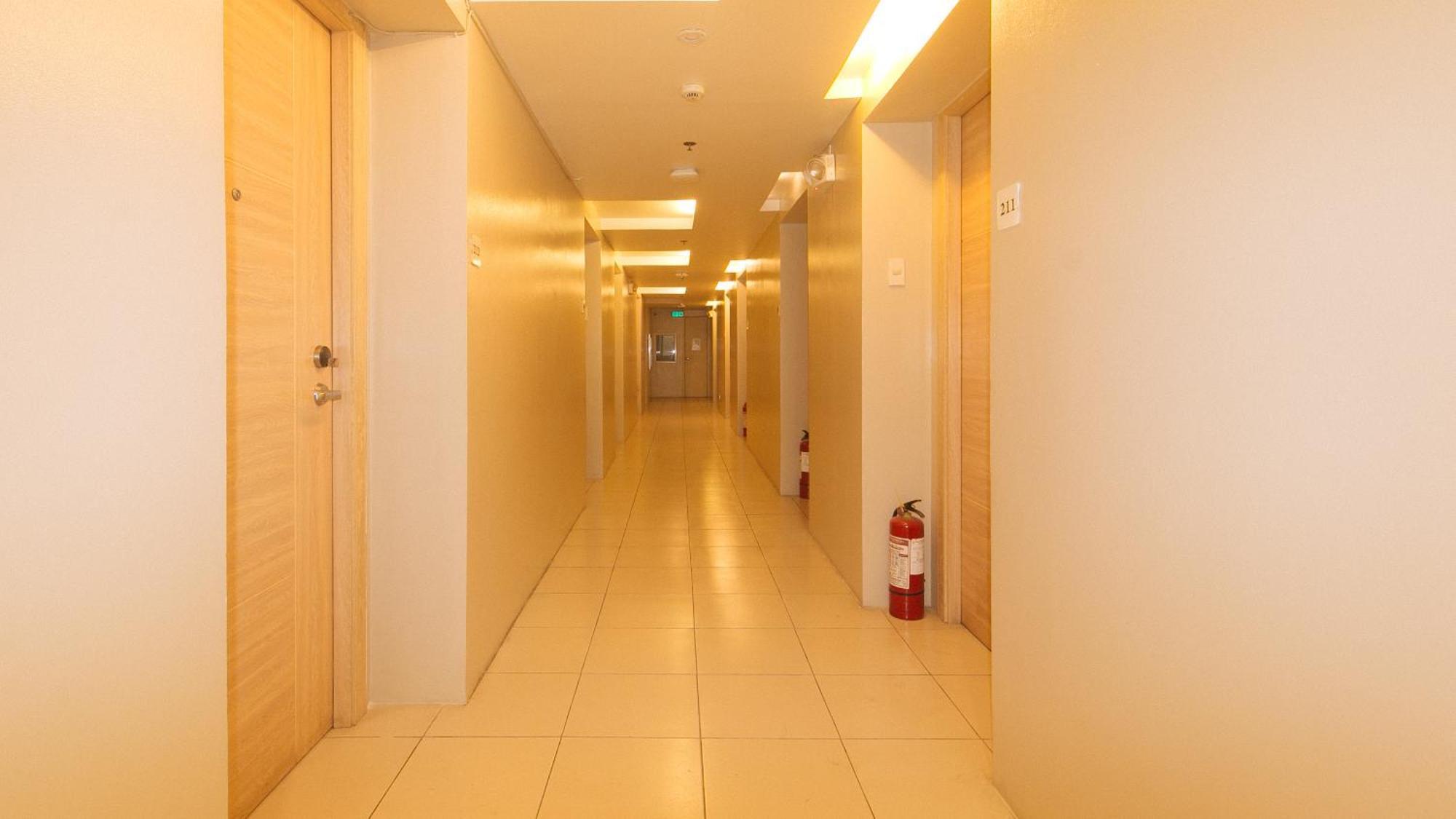 Hotel Reddoorz At Luxelite Makati Manila