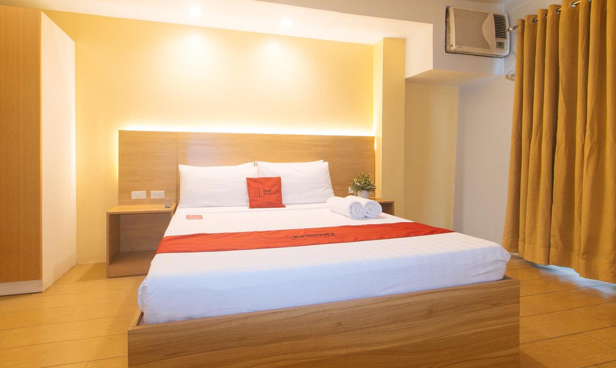 Reddoorz At Luxelite Makati 2*