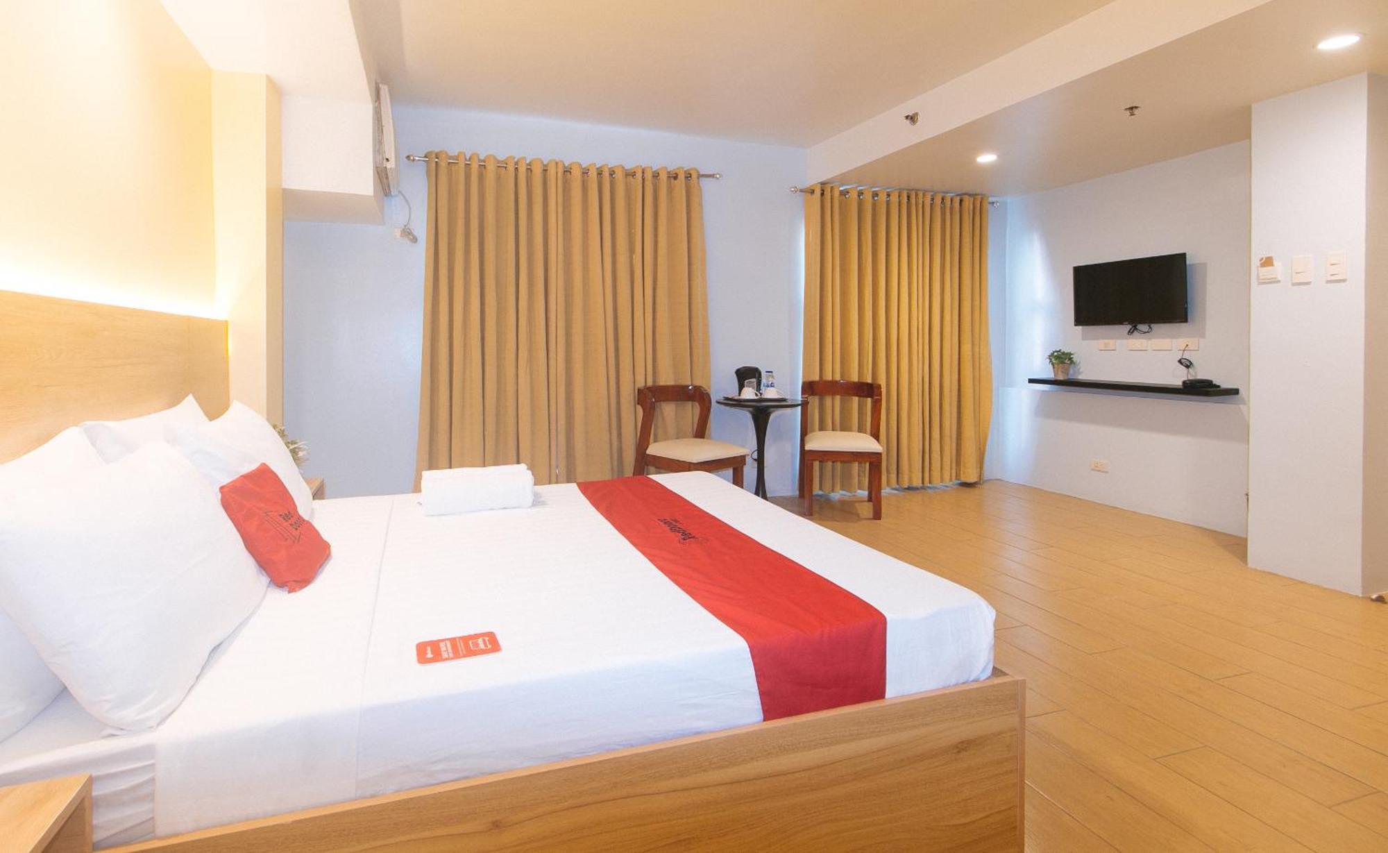 Reddoorz At Luxelite Makati Hotel