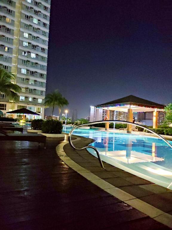 1 Bedroom With Living Condotel The Beacon Makati Manila