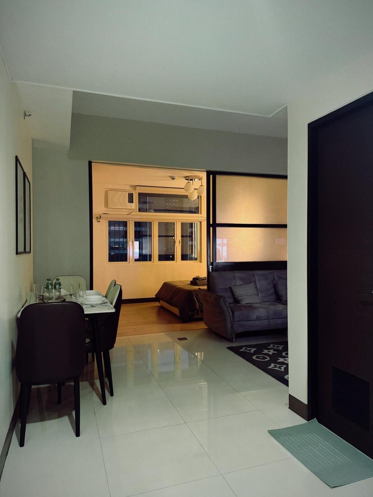 Sleek & Chic One-bedroom Apartment