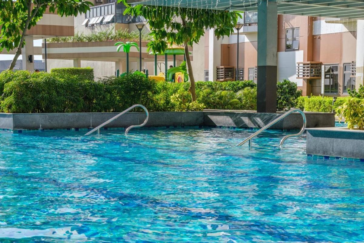1br In Pasay - The Radiance Bay *