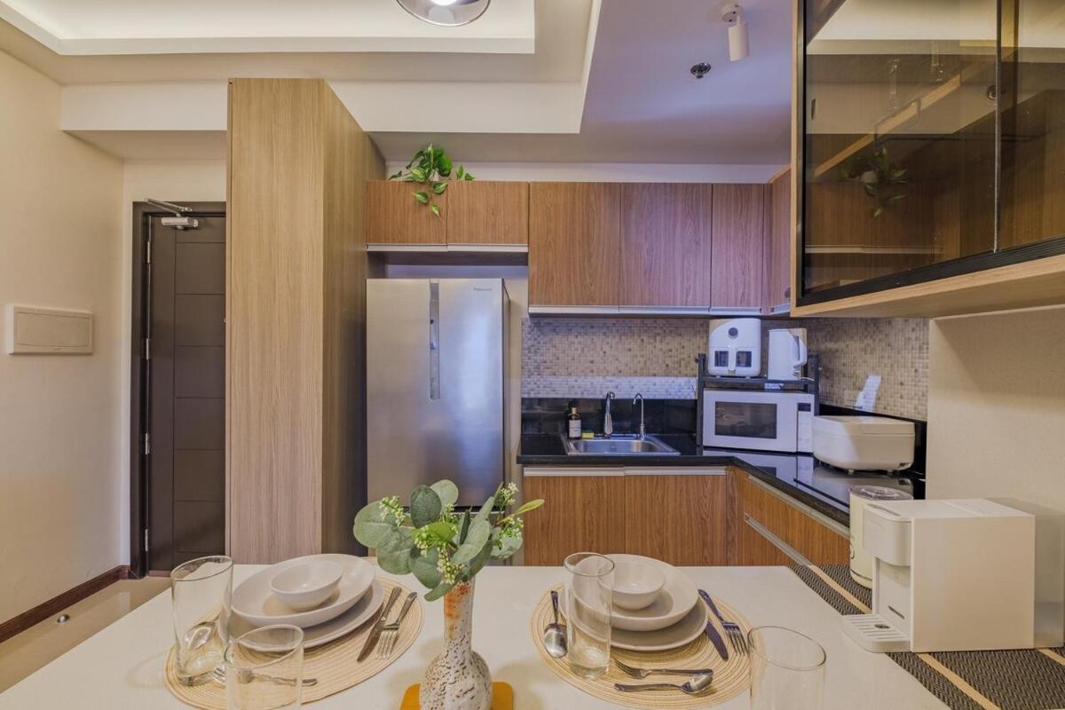 1br In Pasay - The Radiance Bay *