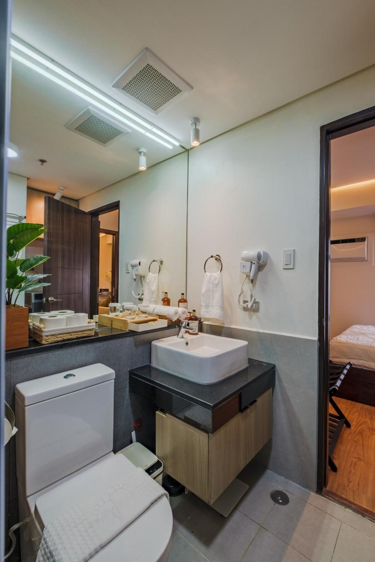 1br In Pasay - The Radiance Bay Manila