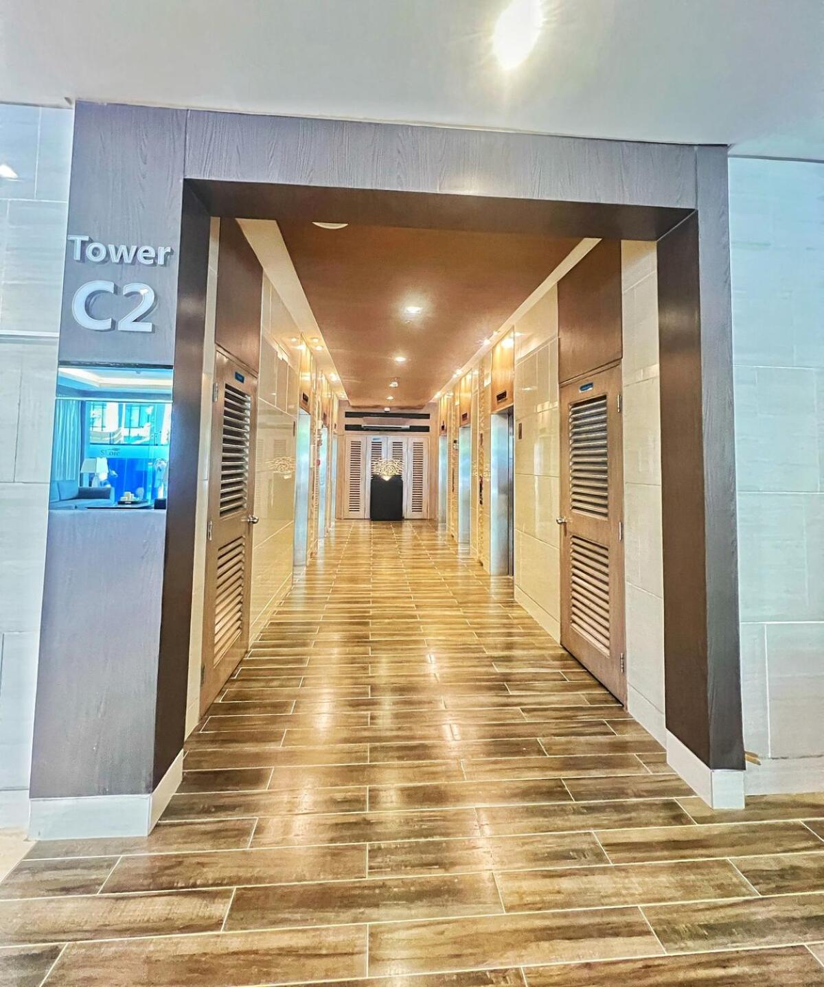 Apartment Bay, Seaside Living Near Moa, Unit Manila