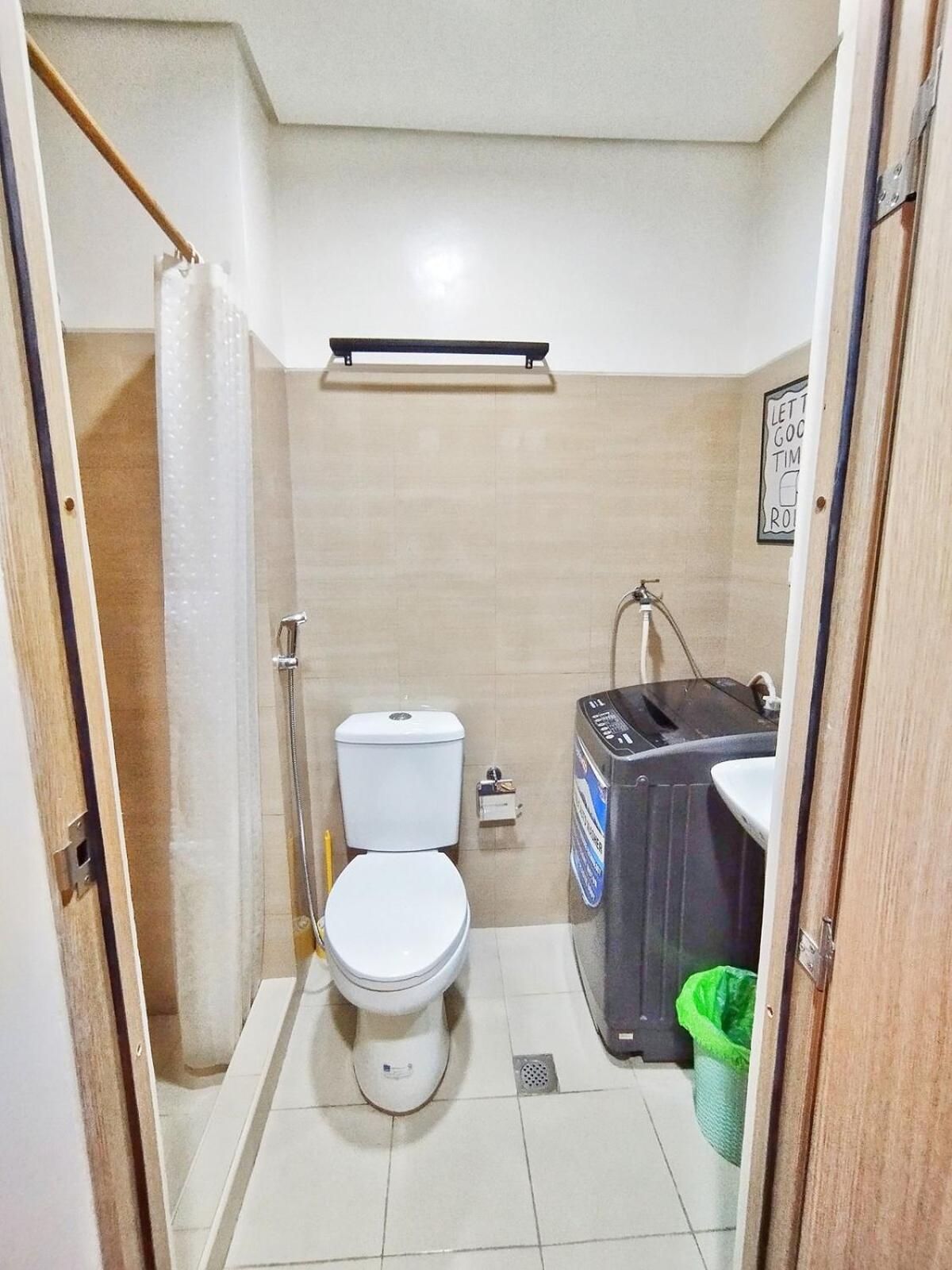 Bay, Seaside Living Near Moa, Unit * Manila