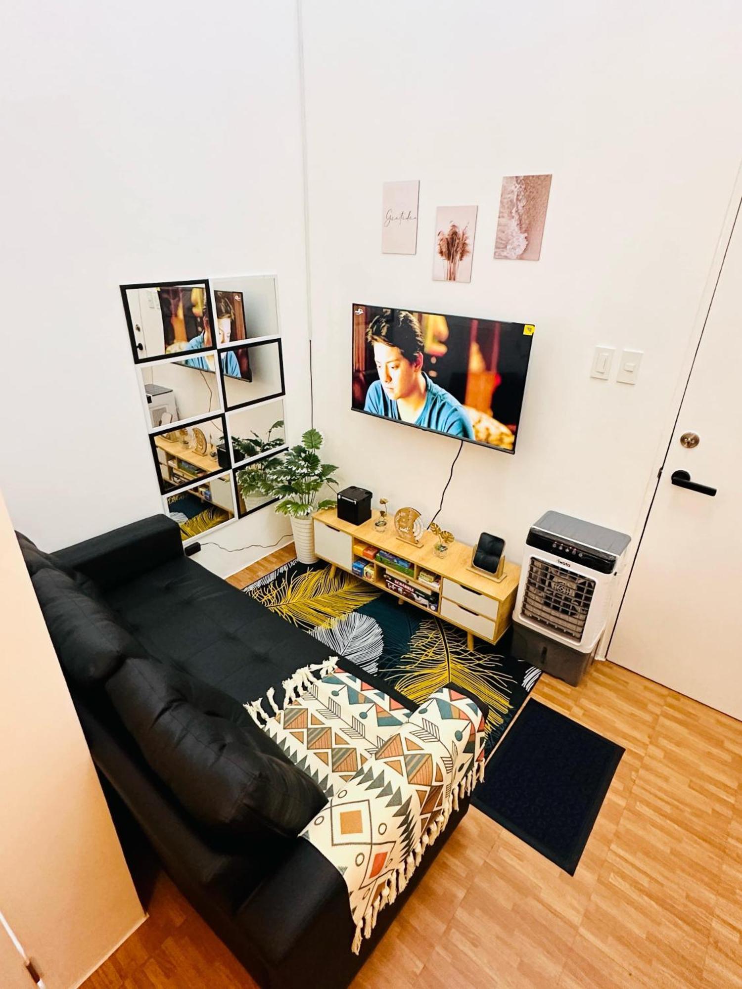 2 Bedroom And Bathroom Staycation In Mandaluyong Near Boni Mrt With Wifi And Karaoke And Pool Aparthotel
