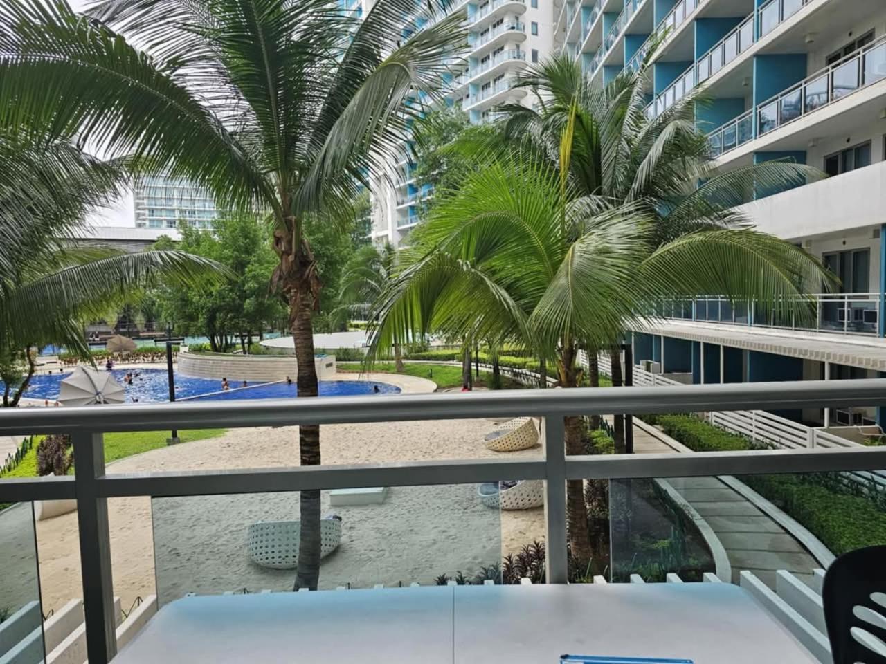 The Bahamas & Maldives By Azure Urban Residences Apartment
