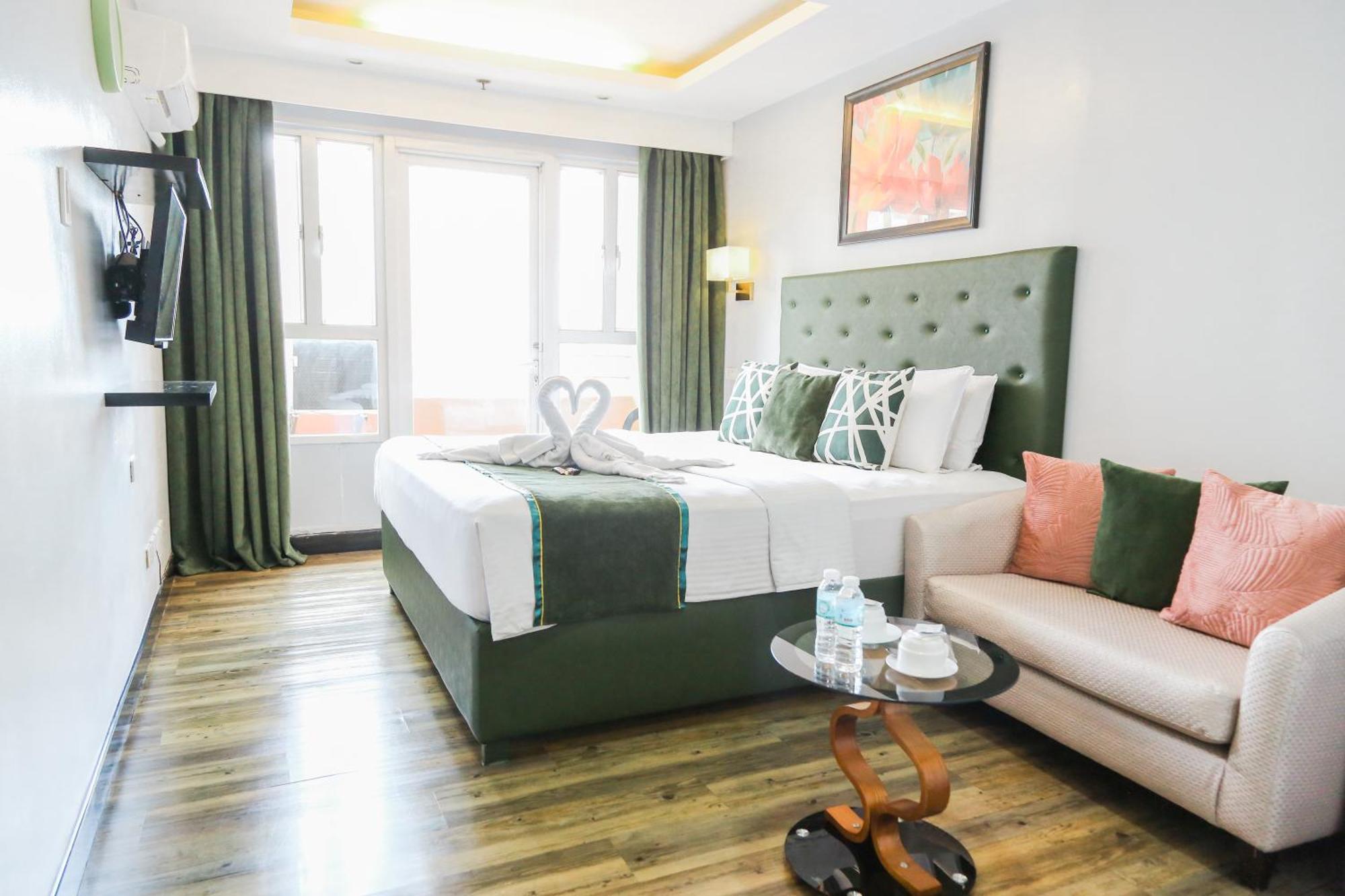 Pacific Bay Grand Hotel 3*