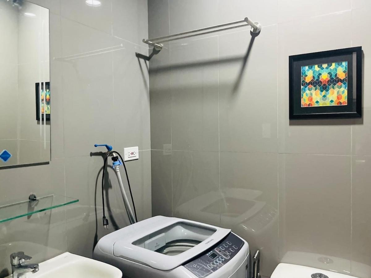 Apartment 1 Bedroom In Makati Business District *
