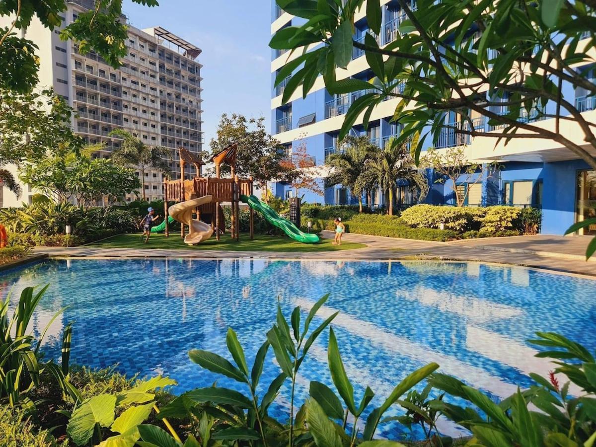 1 Bedroom In Makati Business District Apartment *