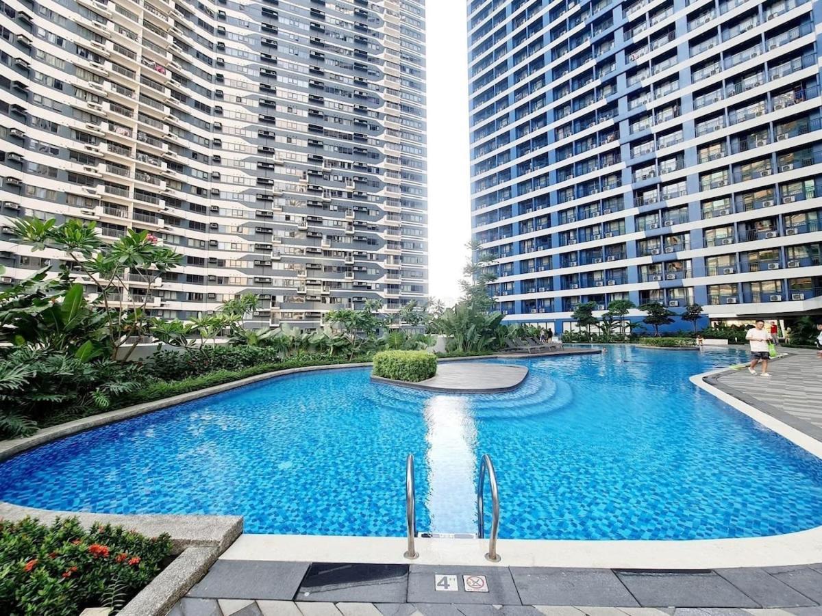 Apartment 1 Bedroom In Makati Business District *
