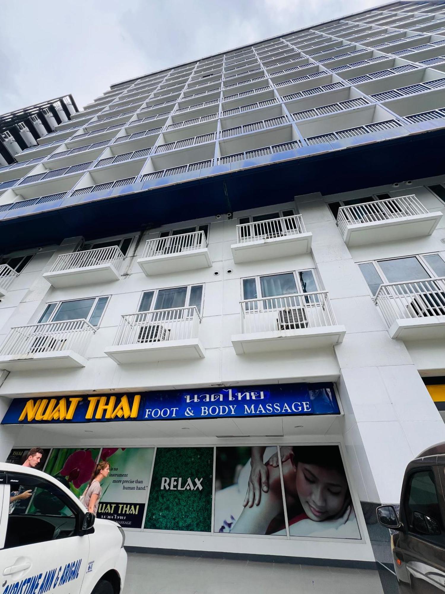 Sea Moa - Paul Condotel Apartment Manila