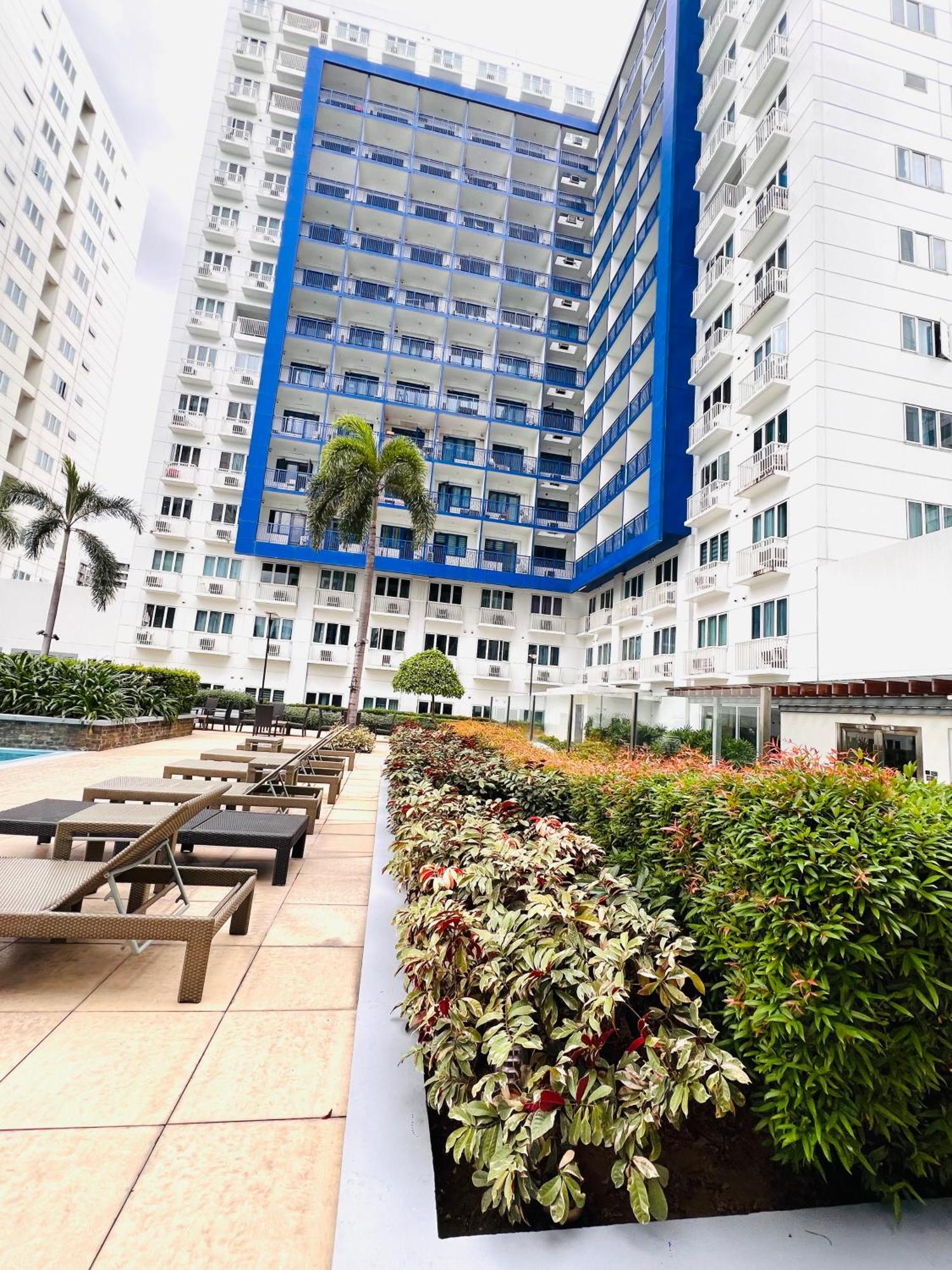 Sea Moa - Paul Condotel * Manila
