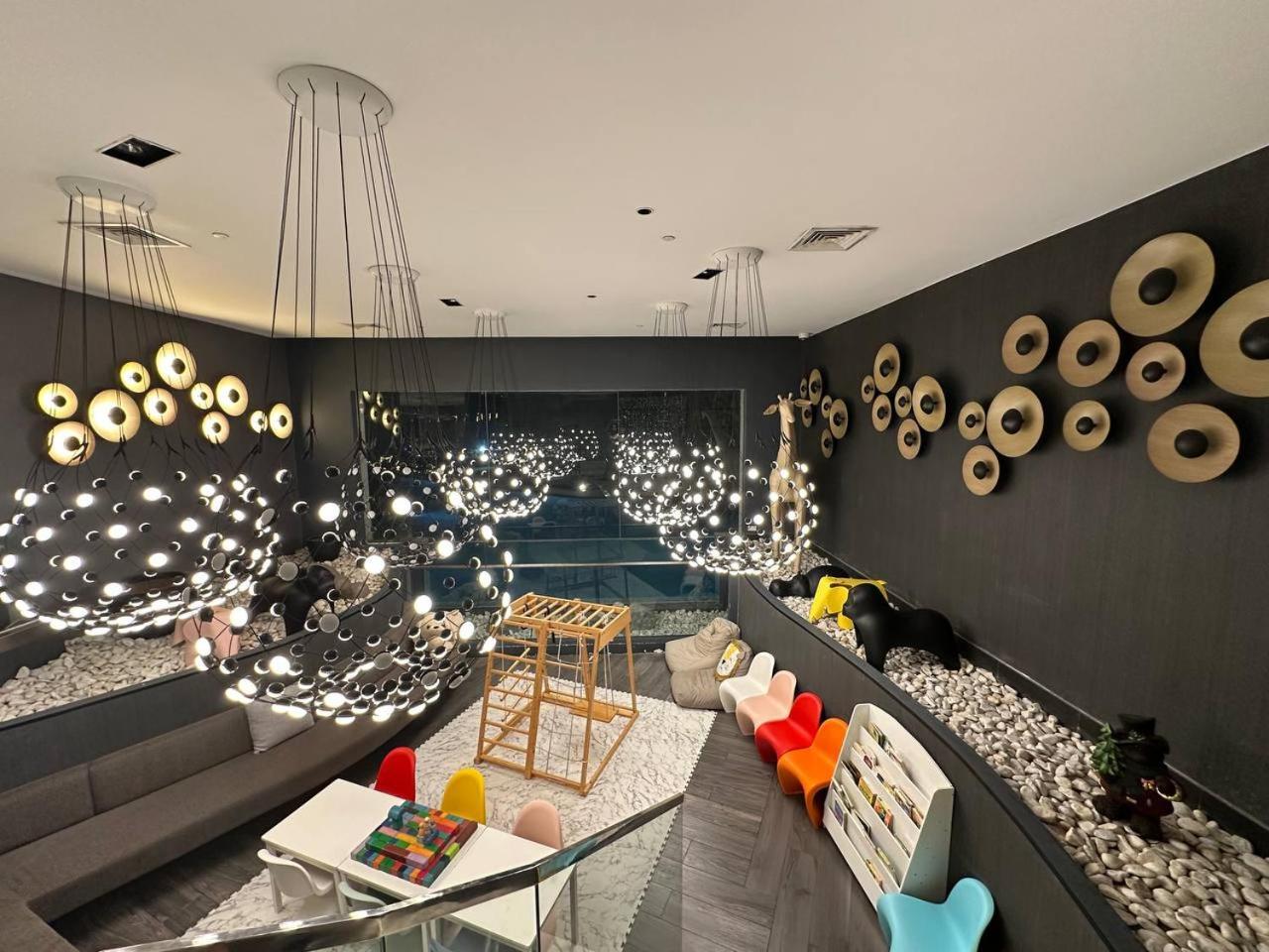 The Metro Zen At Hotel Residences Acqua Apartment Manila
