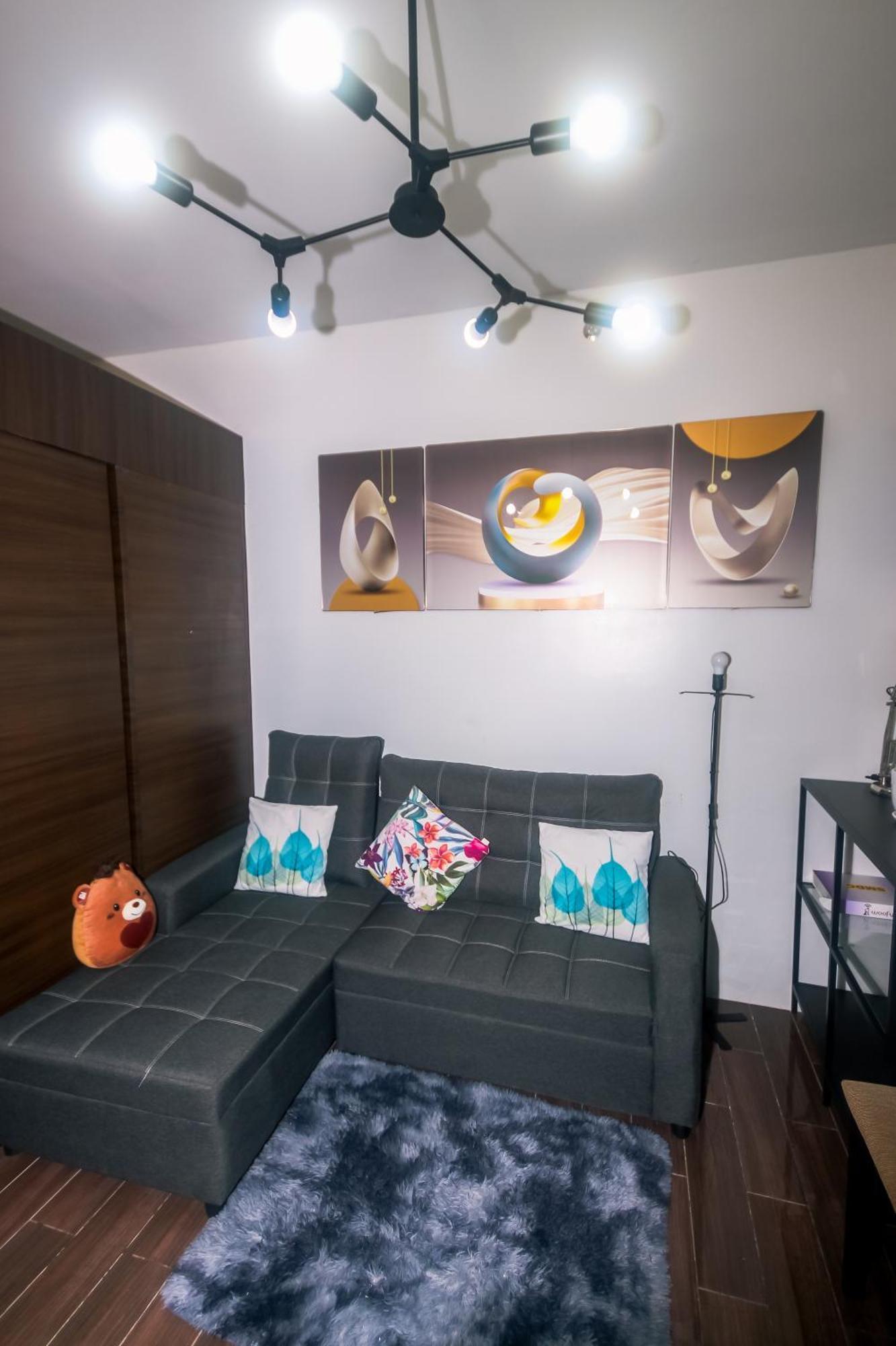 Cozy Crash Pad A Laughter Friendly Makati 2270 Gym Swim Park 300 Mbps Apartment