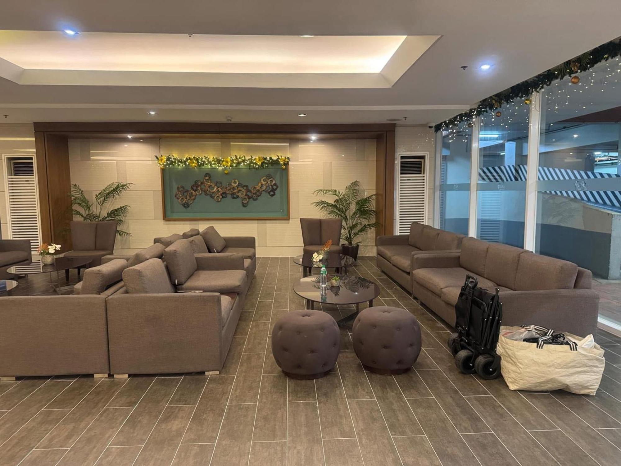 Juvrey 1 Bedroom Unit With Balcony Manila