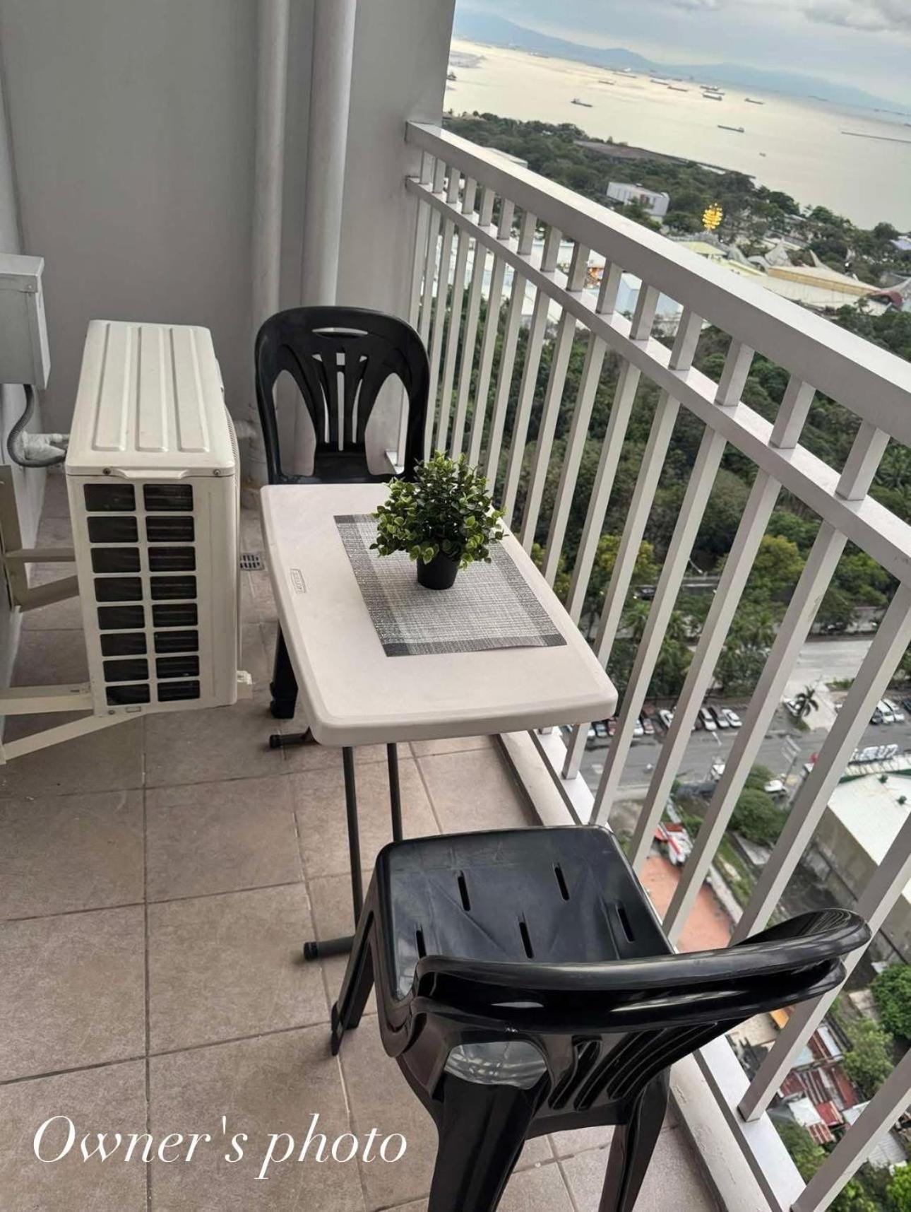 Juvrey 1 Bedroom Unit With Balcony * Manila