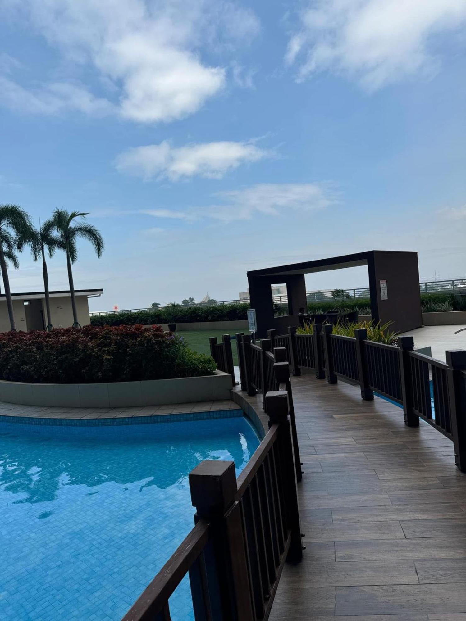 Aparthotel Juvrey 1 Bedroom Unit With Balcony Manila