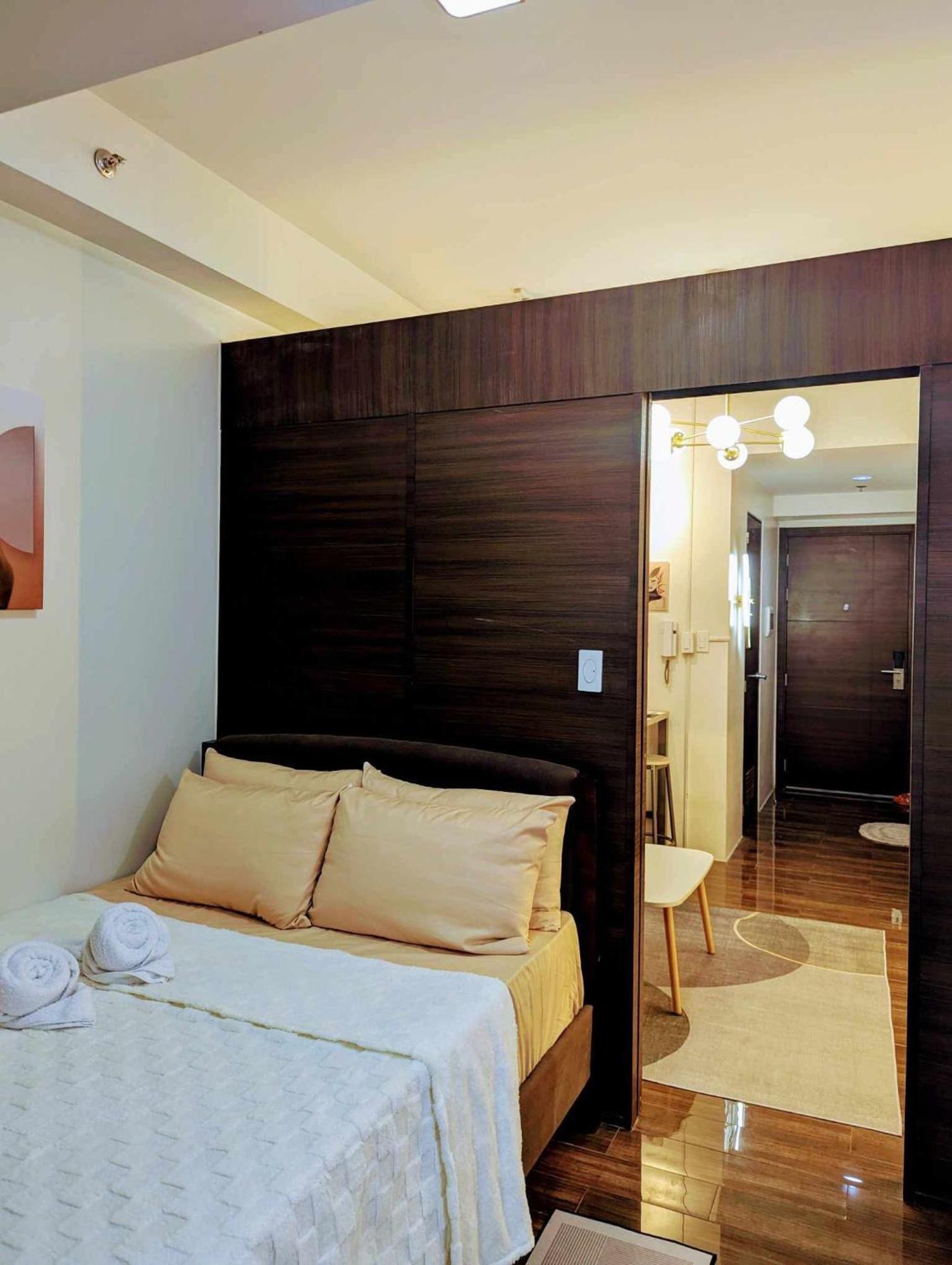 Wanderers Nest Air Residences Makati * Manila