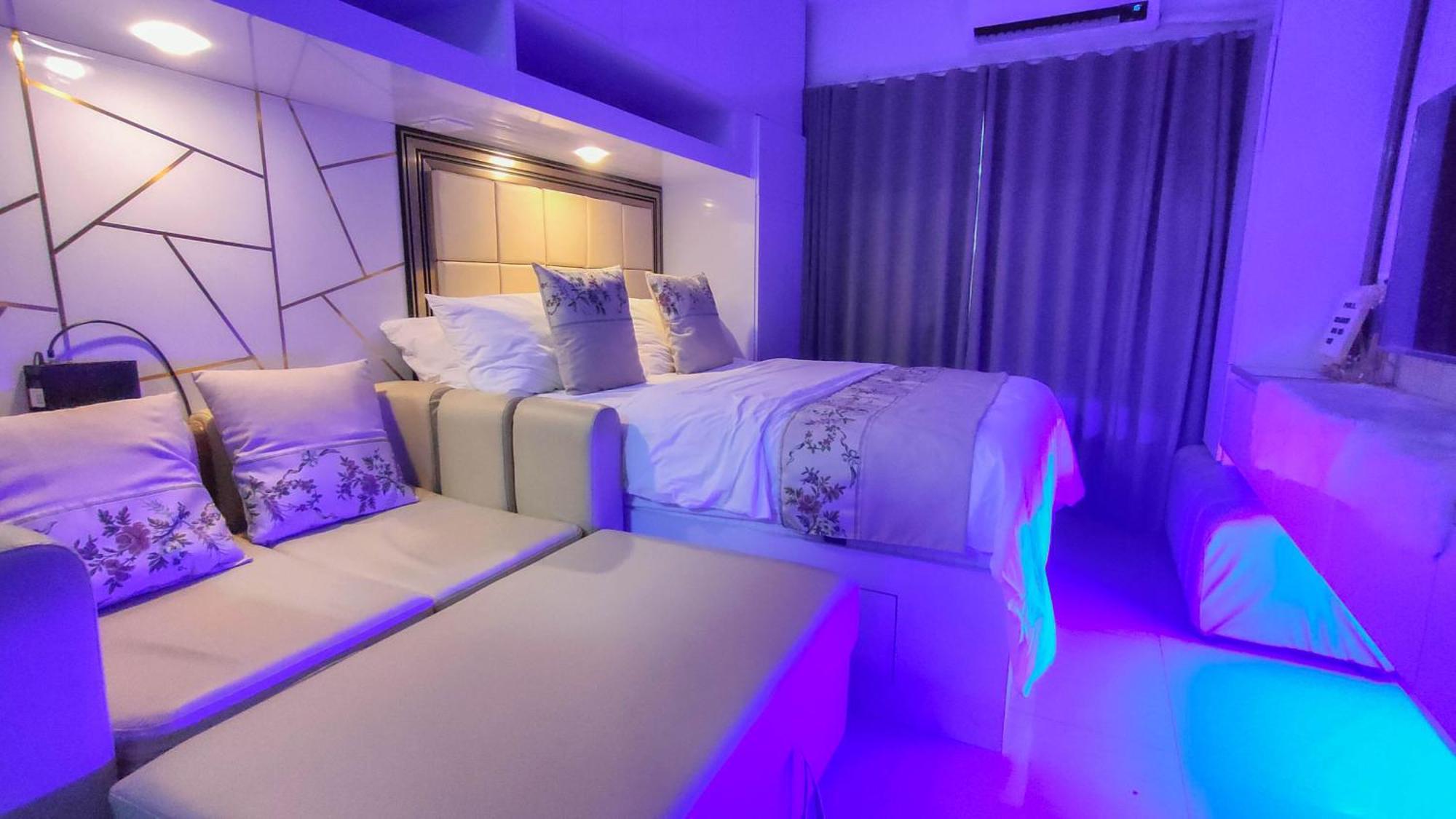 Aparthotel Stylish At Shore 2 Residences Near Moa & Airport *