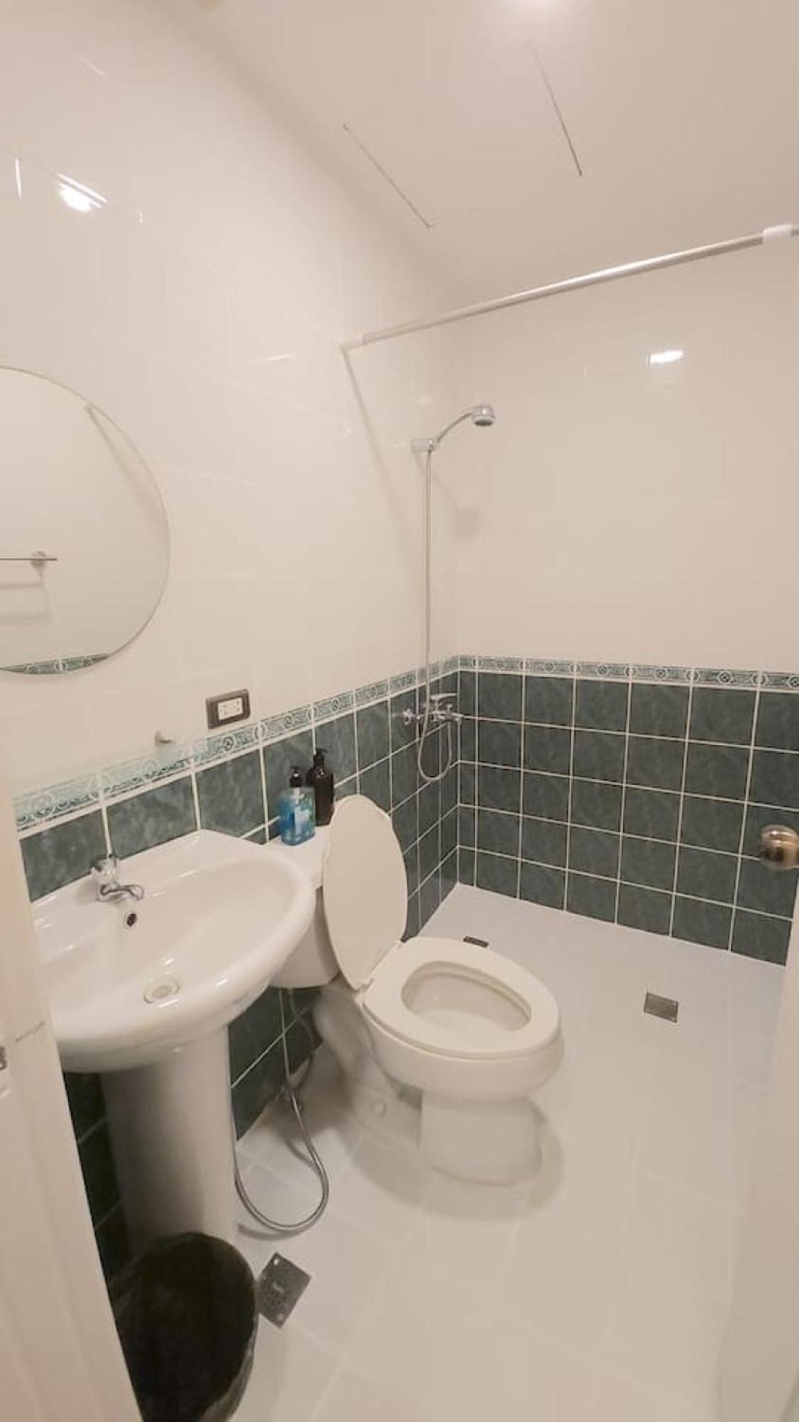 Apartment Alpha Grandview Malate 2004 *