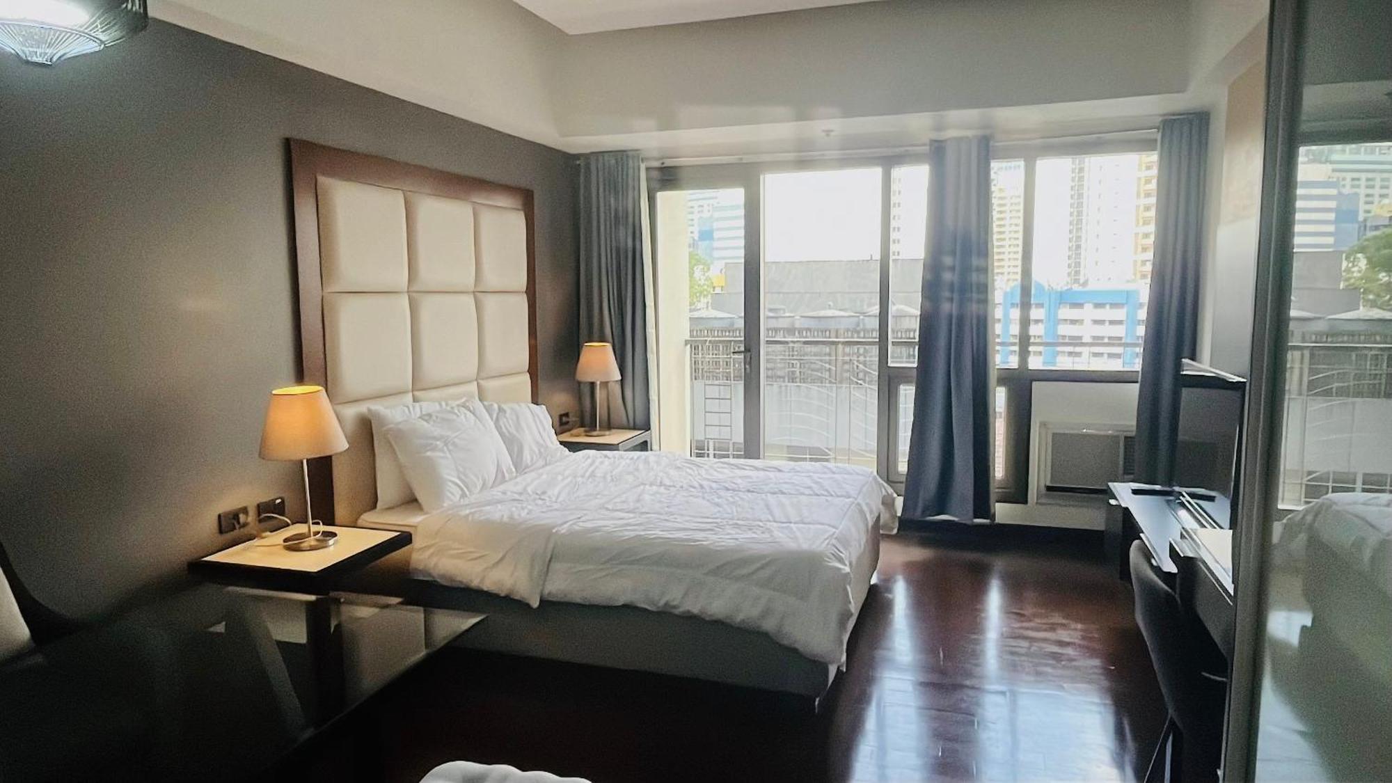Mosaic Tower Apartment