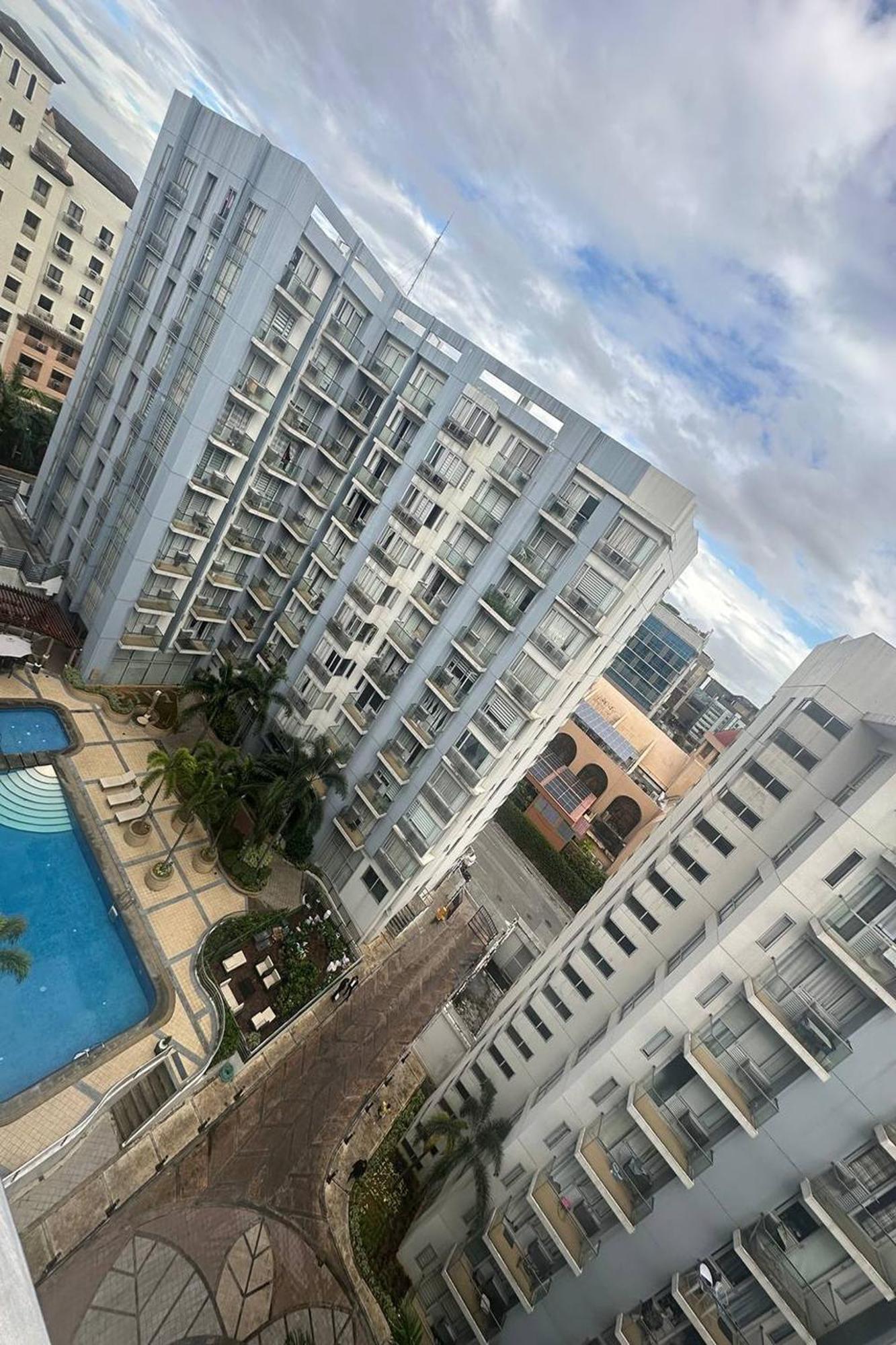 Prs At One Palm Tree Near Airport Apartamento