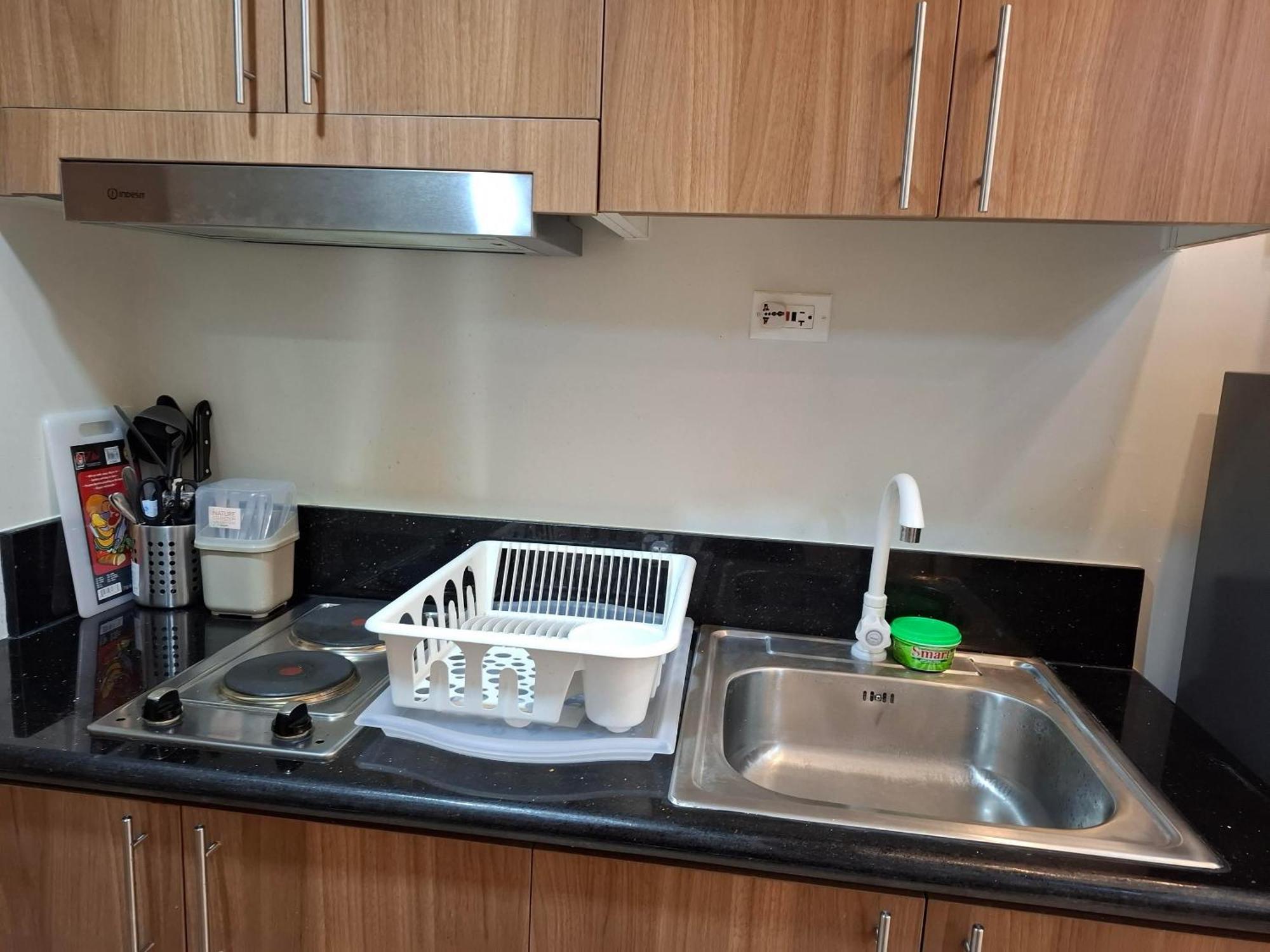 Apartment Shore 1 & 3 Residences Moa 1br With Balcony By Darpm