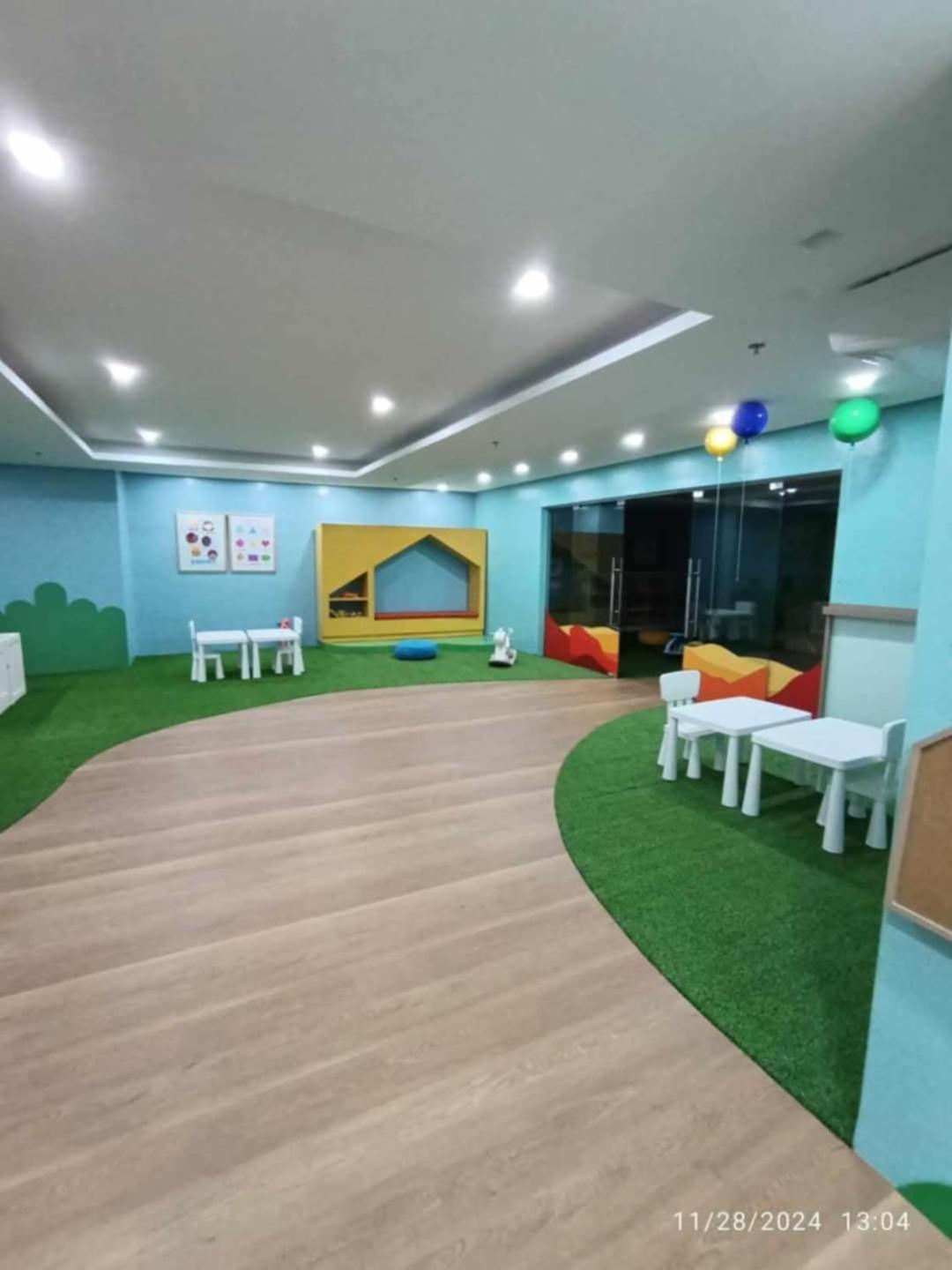 2br Tower3 Sunshine100 Pool Billiard 70 Inches Tv Karaoke Manila