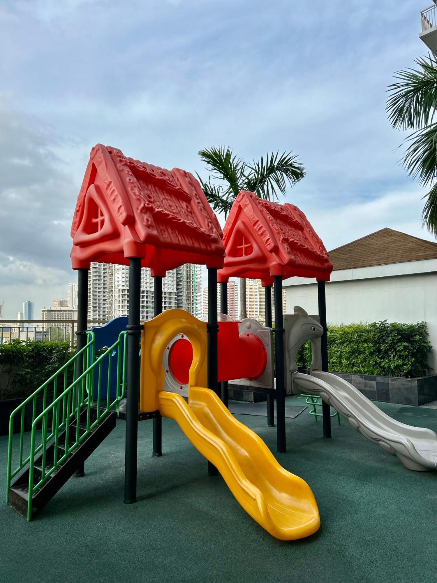 Aparthotel Coasis At Smdc Coast Residences