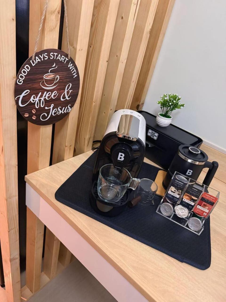 Grasya's Cozy Cove At Shore 2-family Friendly Unit Apartment Manila