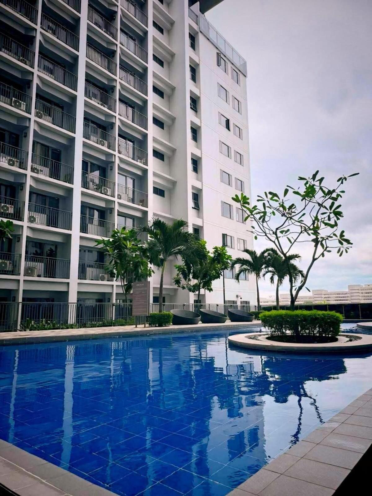 Grasya's Cozy Cove At Shore 2-family Friendly Unit Apartment Manila