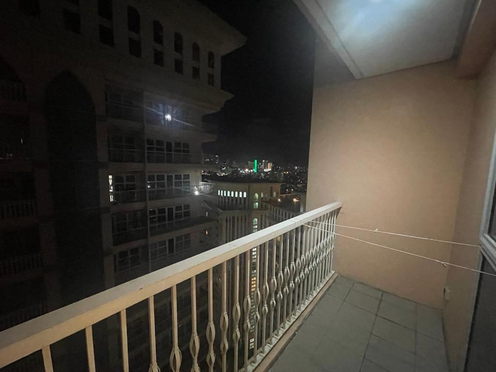 Venice Luxury Residences With Balcony - A Taste Of Venice Italy Apartment Manila
