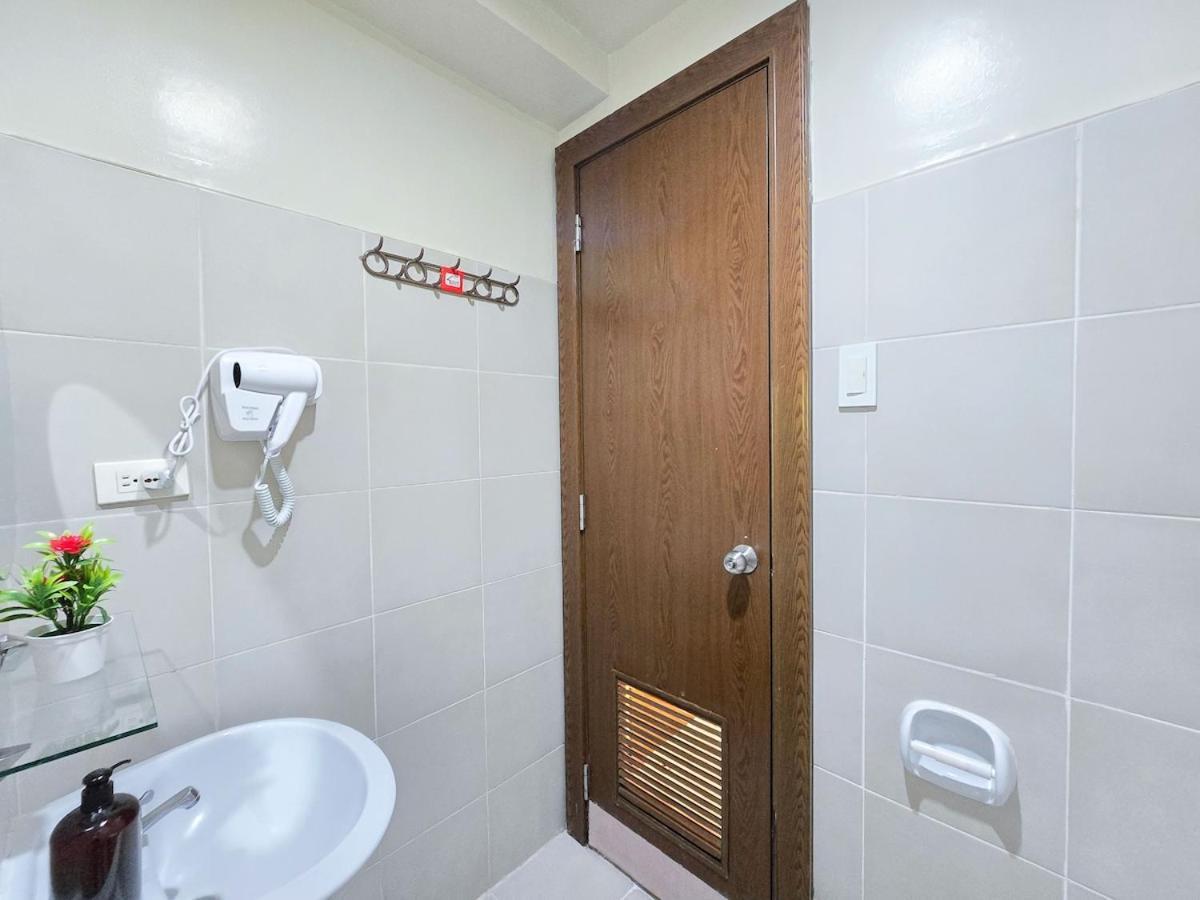 1br Condotel Ridgewood Towers Taguig #rw16 Apartment Manila
