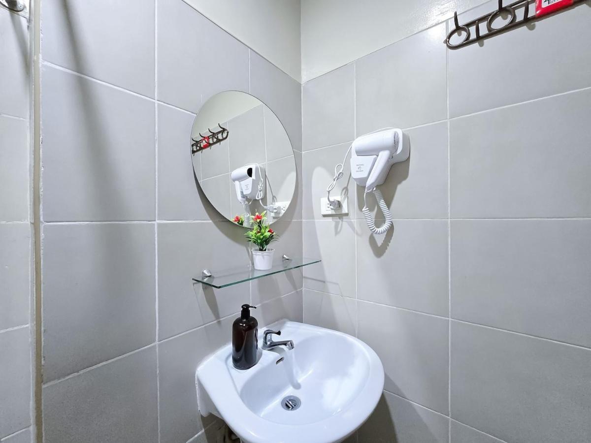 1br Condotel Ridgewood Towers Taguig #rw16 Manila