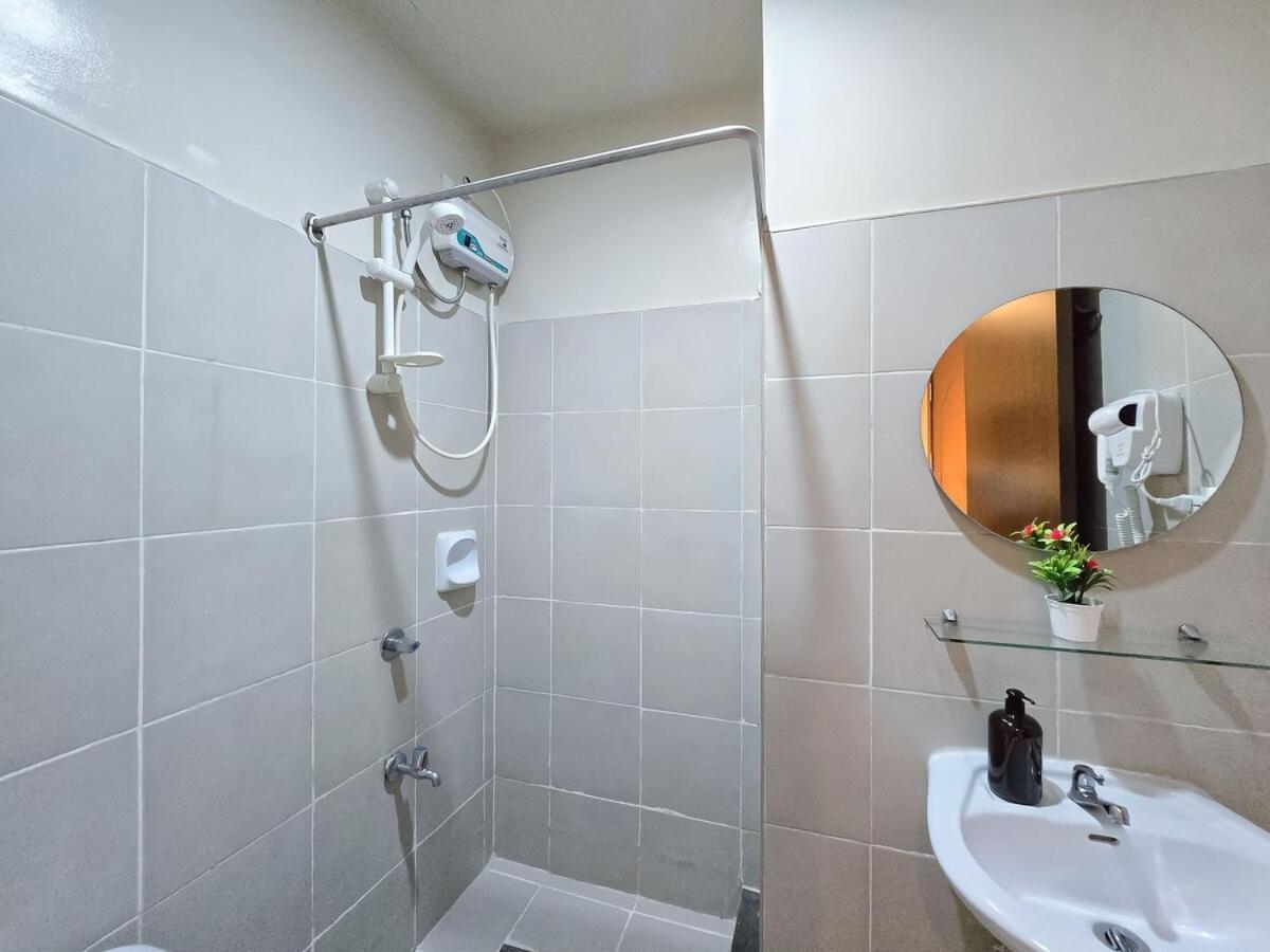 1br Condotel Ridgewood Towers Taguig #rw16 Apartment