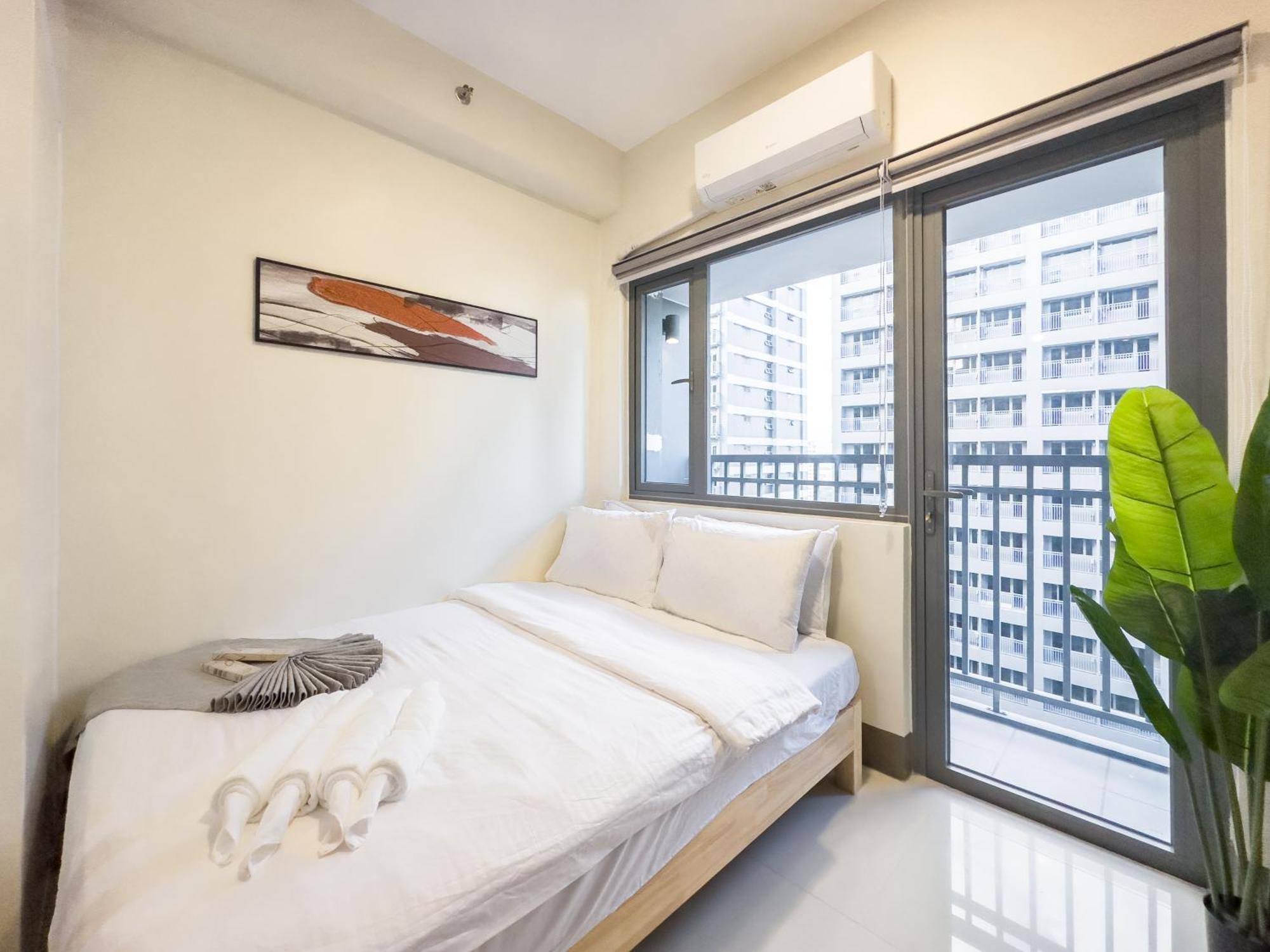 Gemstonebr In Smdc Fame Residences Apartment Manila