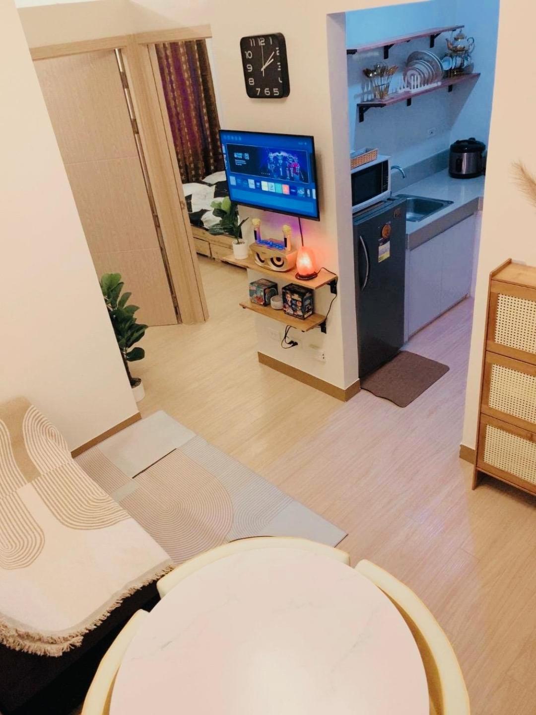 2 Bedroom Trees Residences Netflix Games Karaoke Apartment *