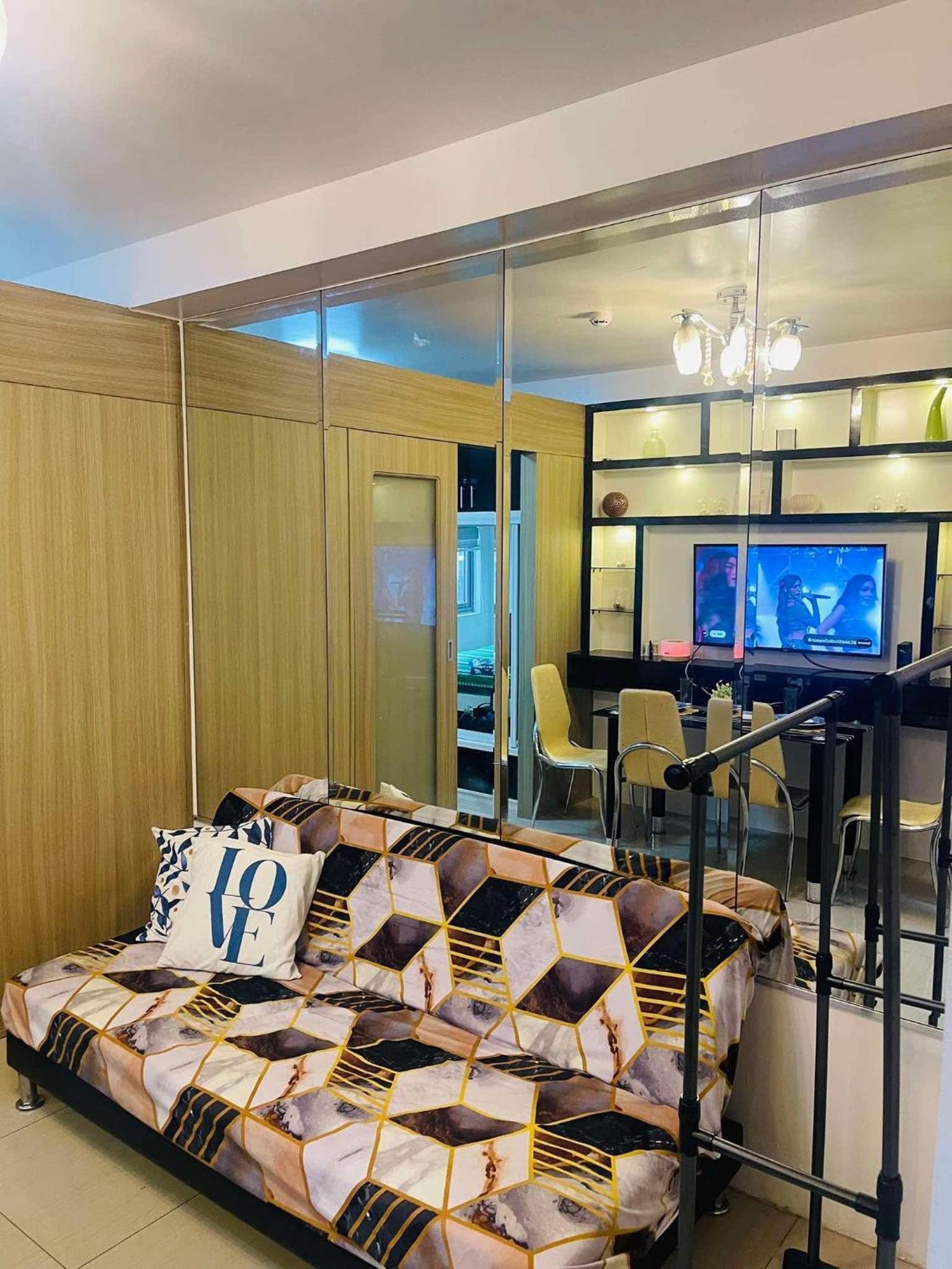 Eu & Pj Cozy Staycation Apartment Manila