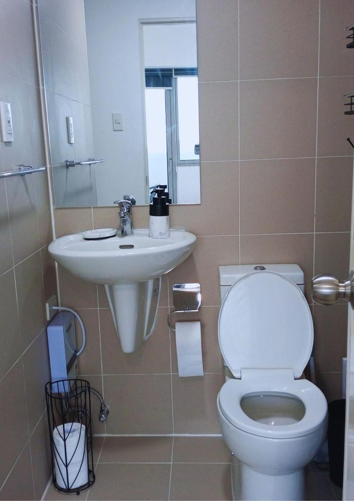 The Glen View-fast Wifi, 1bedroom Unit In Qc Apartment *