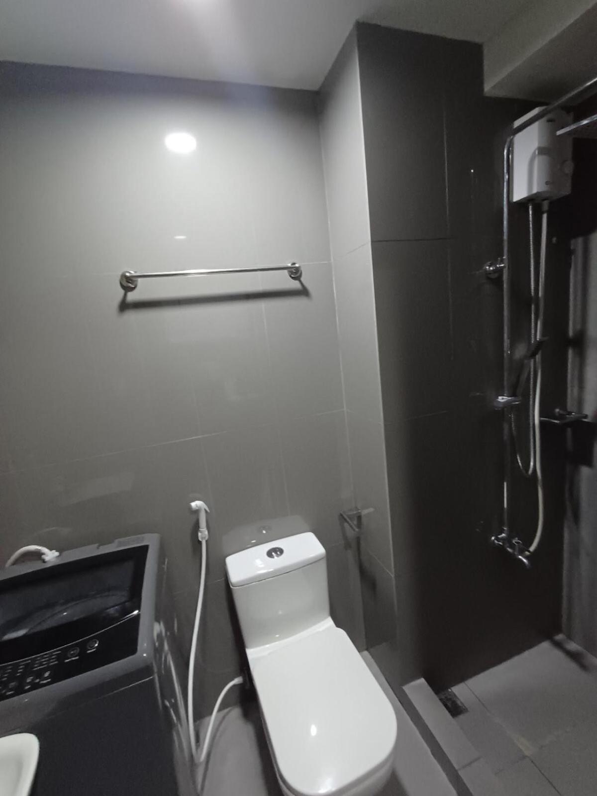 Urban Space 1br With Balcony Manila