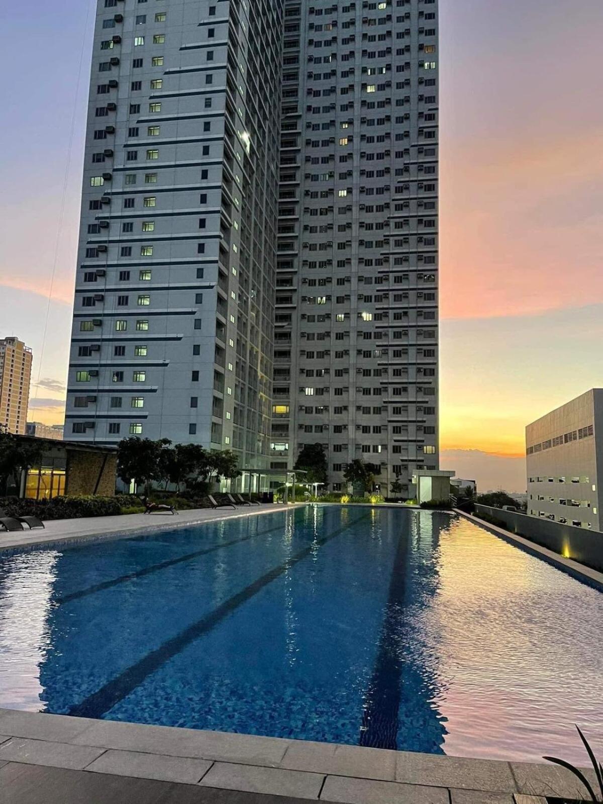 Last Dela Pena Staycation Apartment Manila