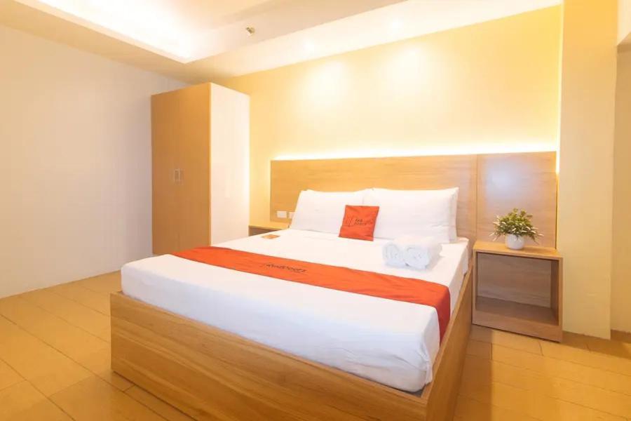 Luxelite Makati * Manila