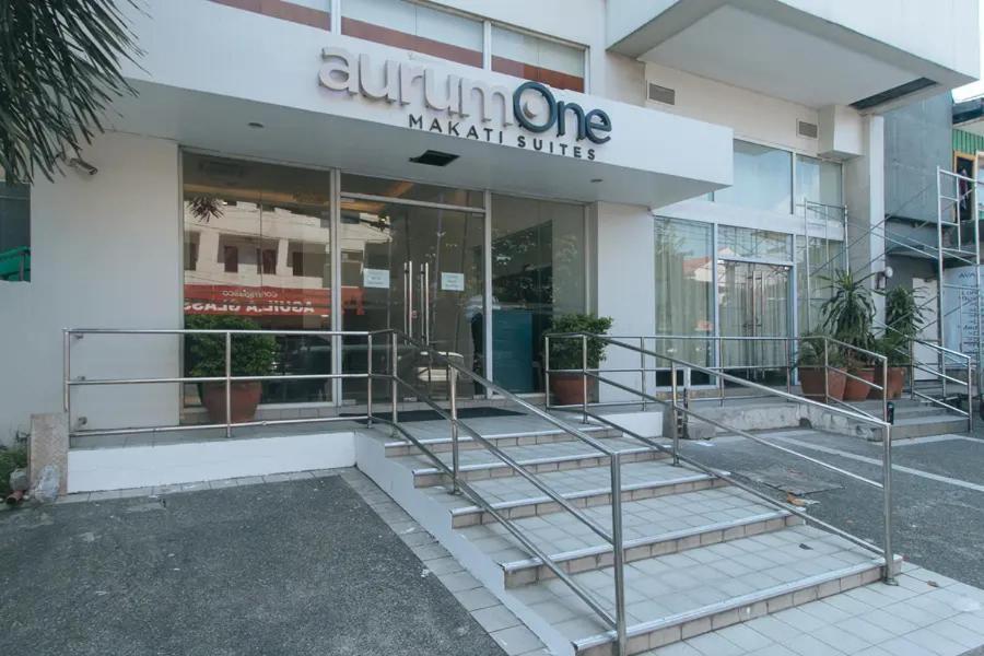 Luxelite Makati Hotel
