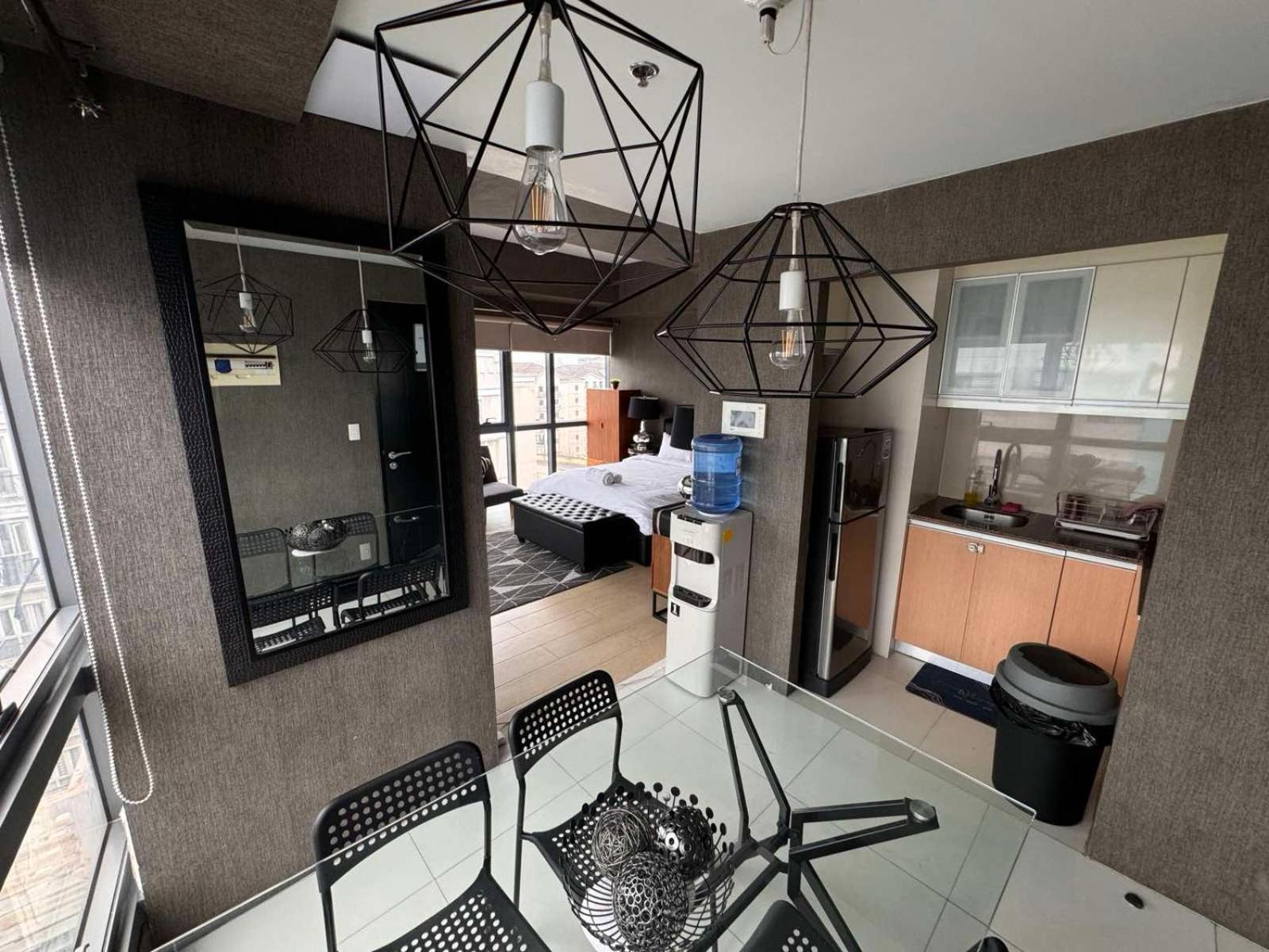 Modern At Naia Terminal 3 Apartment
