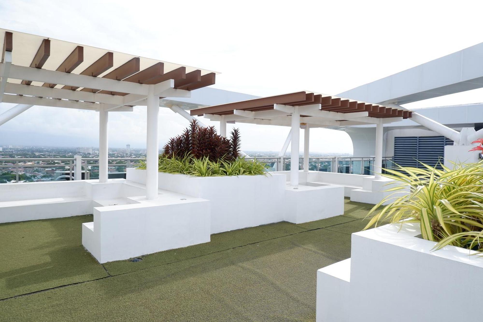 Apartment Azure Urban By Melrose Avenue