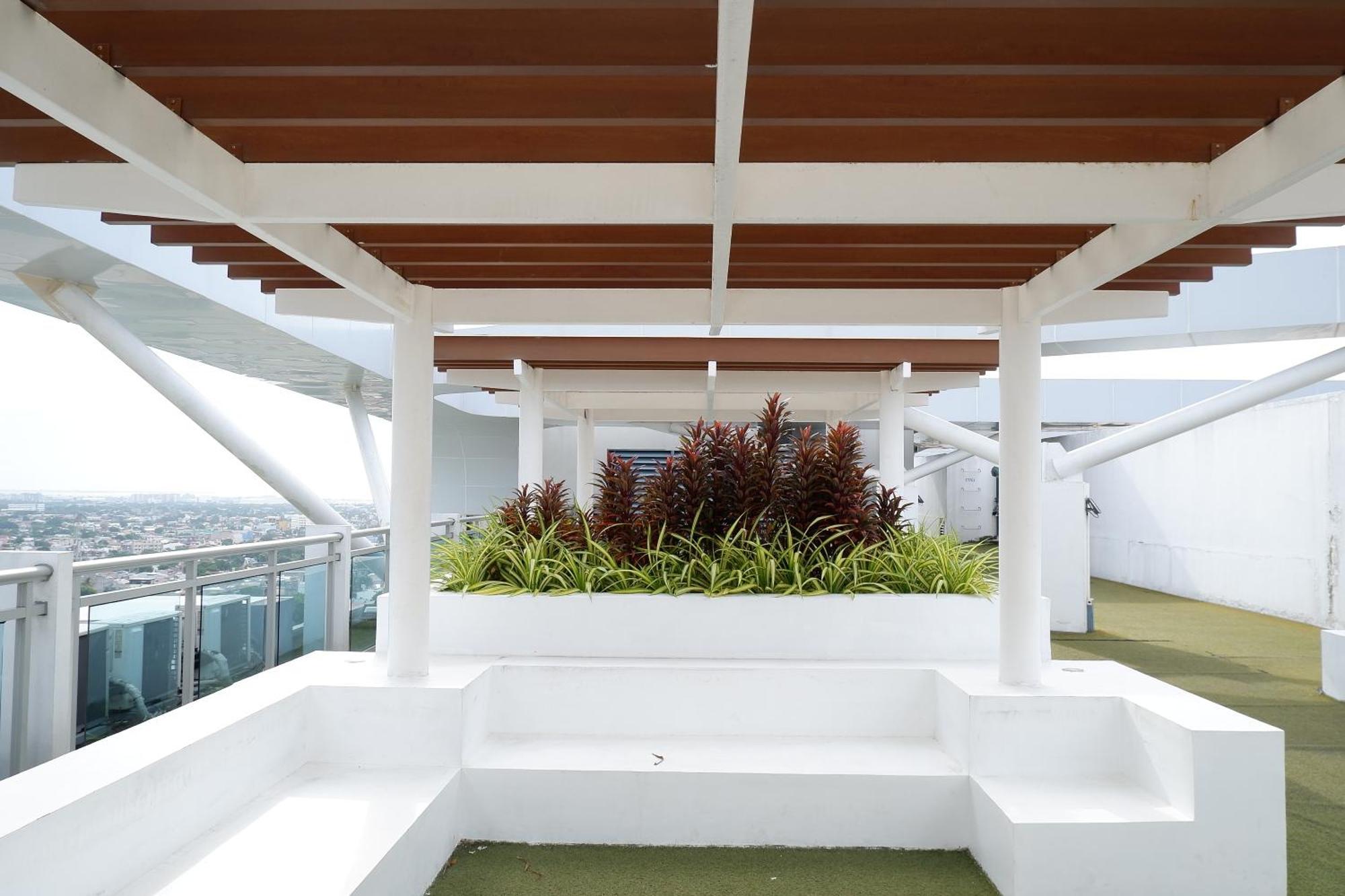Azure Urban By Melrose Avenue Apartment *