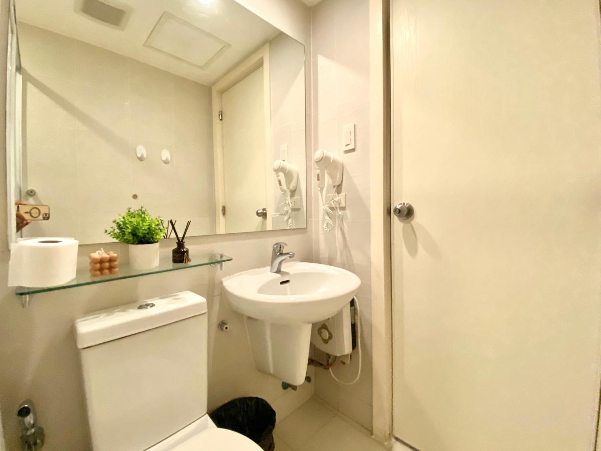 Azure Urban By Melrose Avenue Manila
