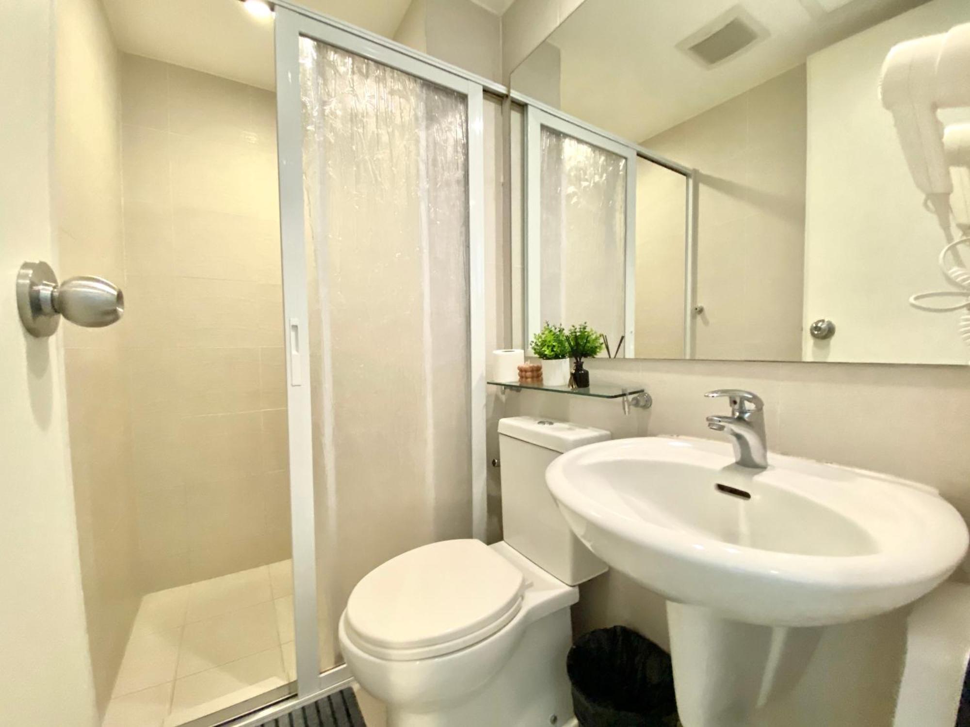 Azure Urban By Melrose Avenue Apartment